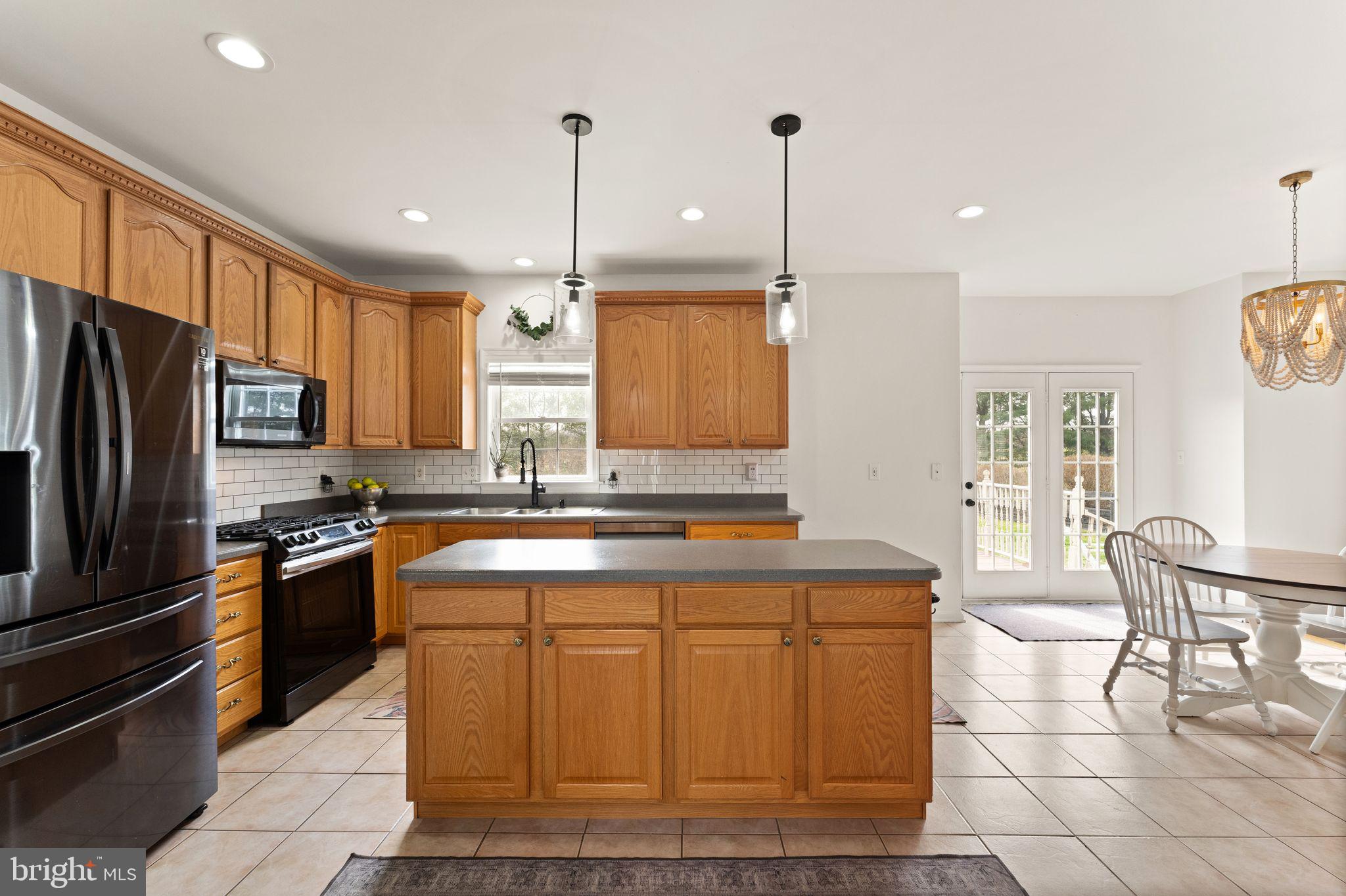 GOOSE CREEK CHASE - Residential