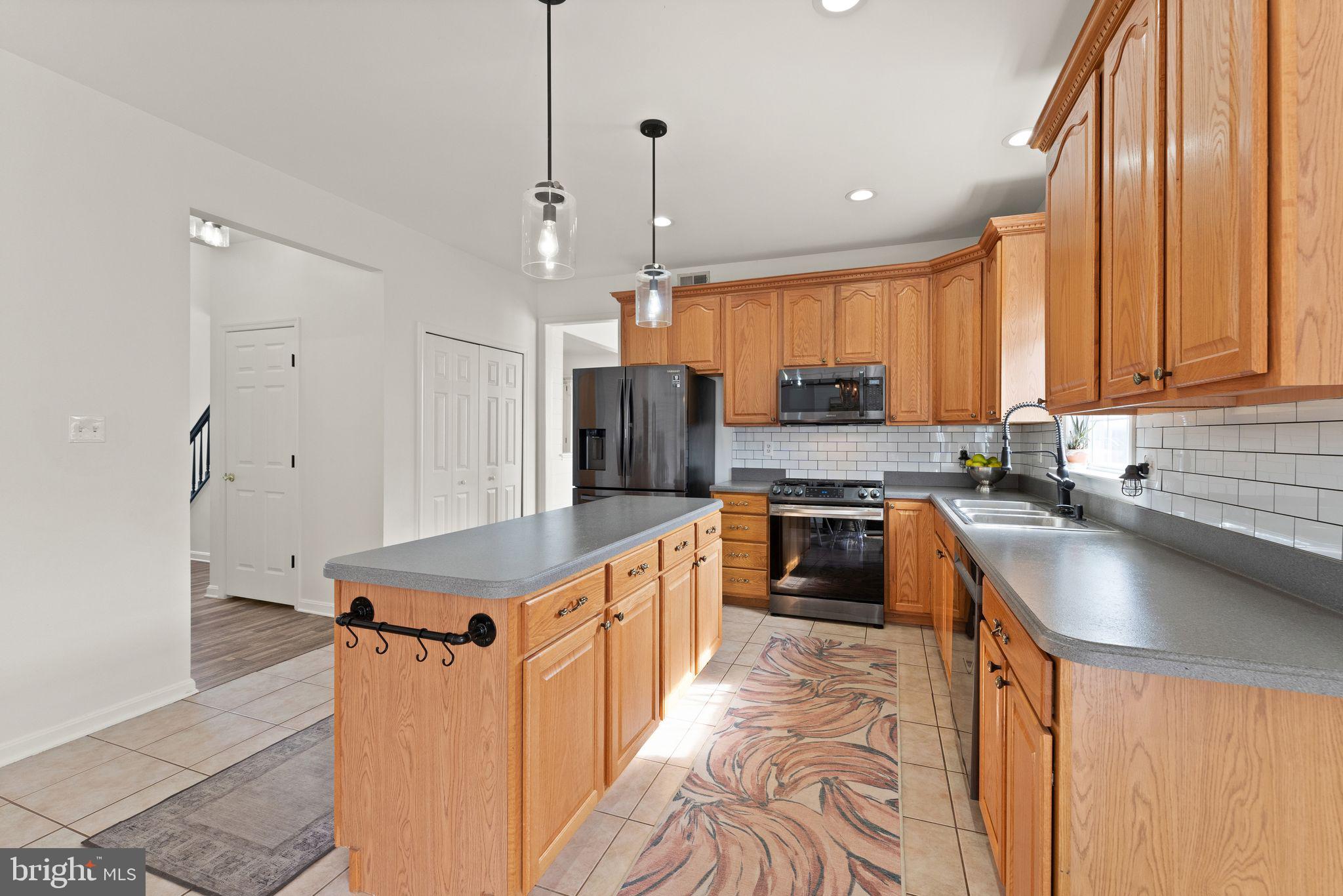 GOOSE CREEK CHASE - Residential