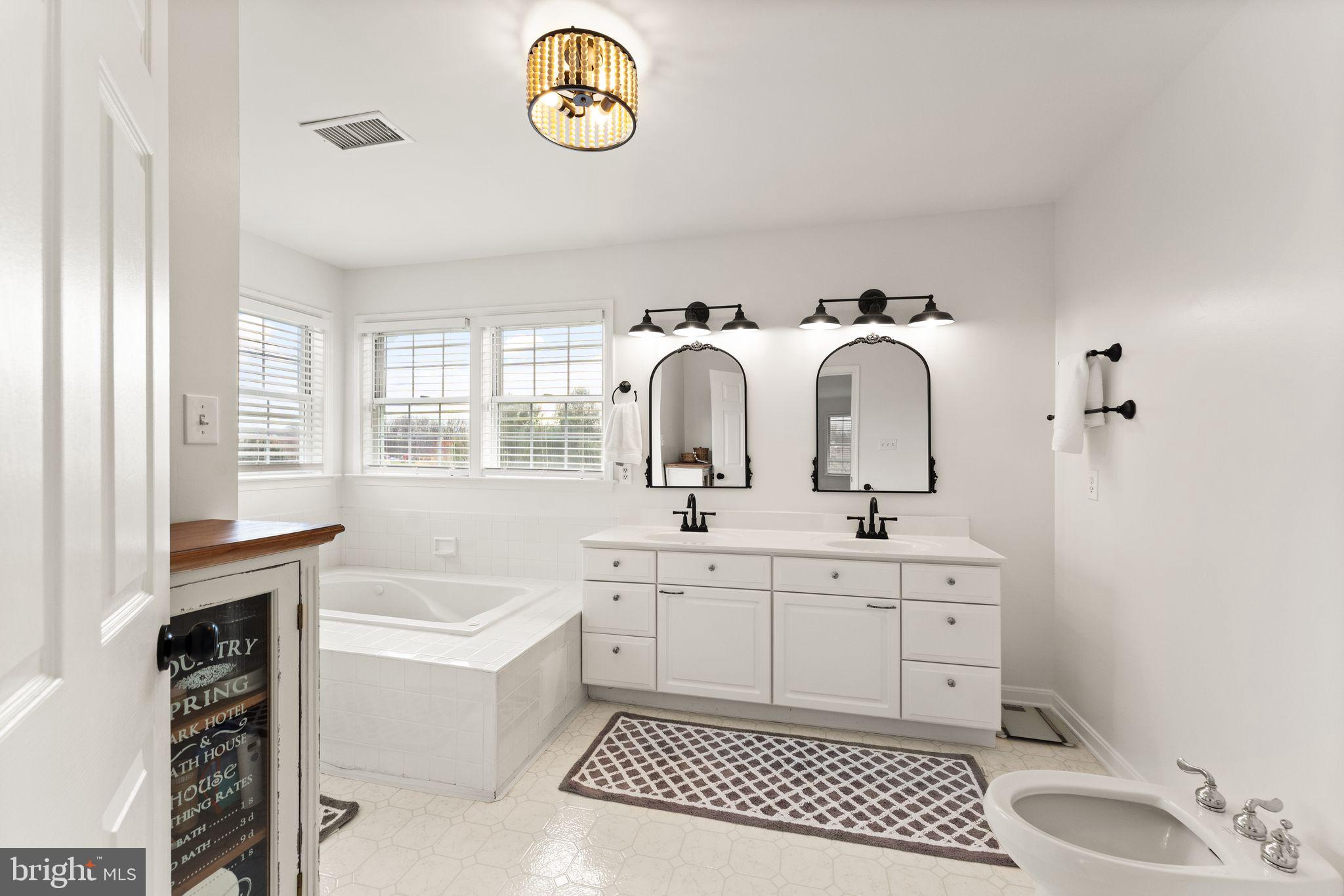 GOOSE CREEK CHASE - Residential