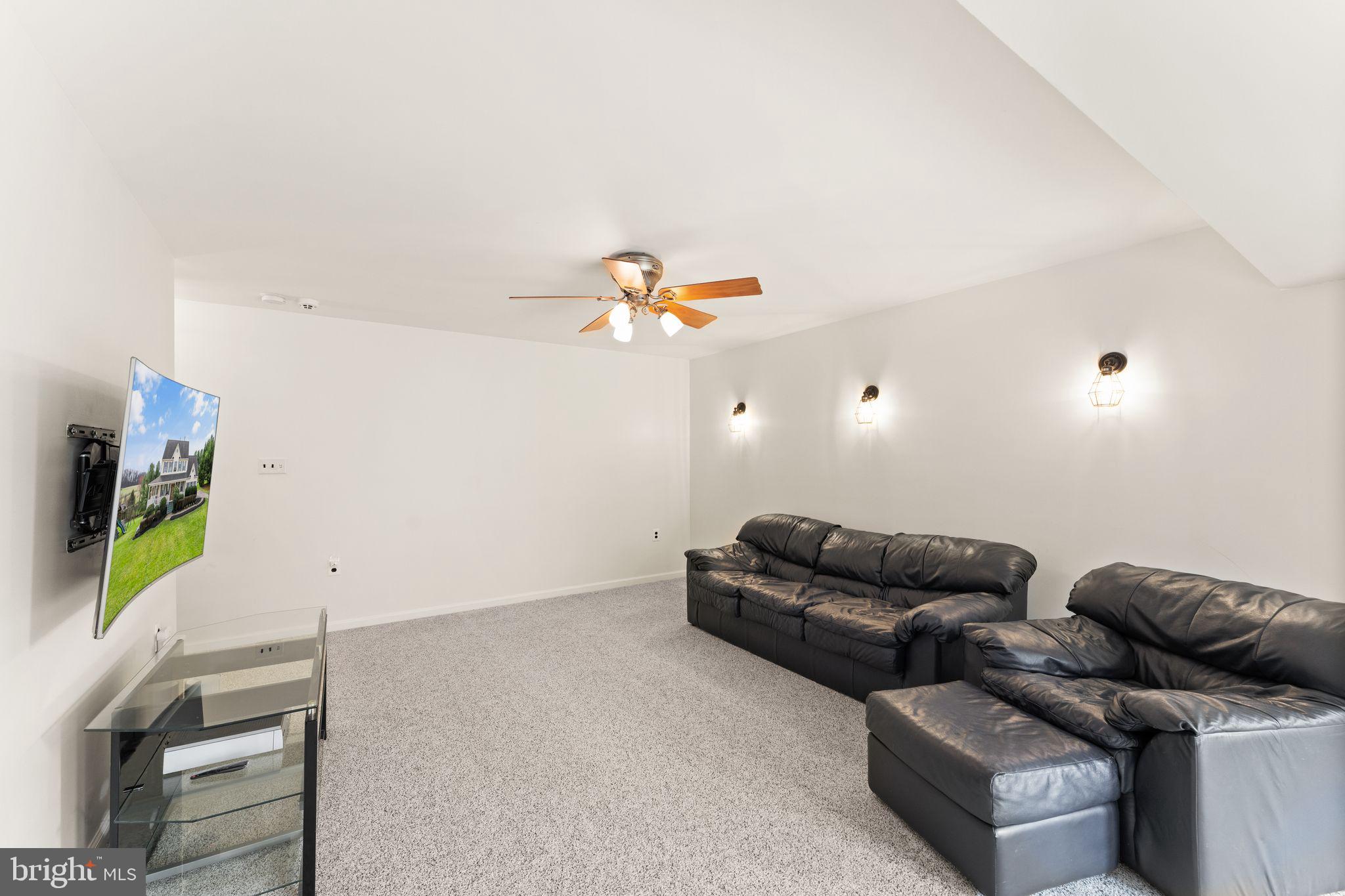 GOOSE CREEK CHASE - Residential