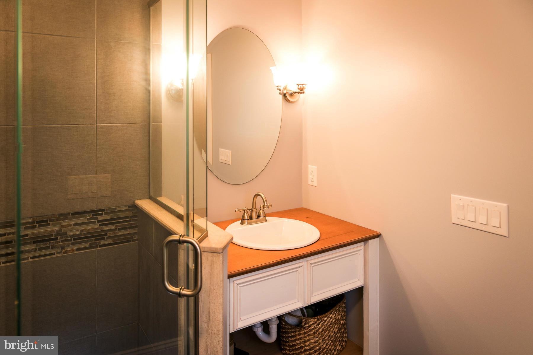 COBB ISLAND - Residential