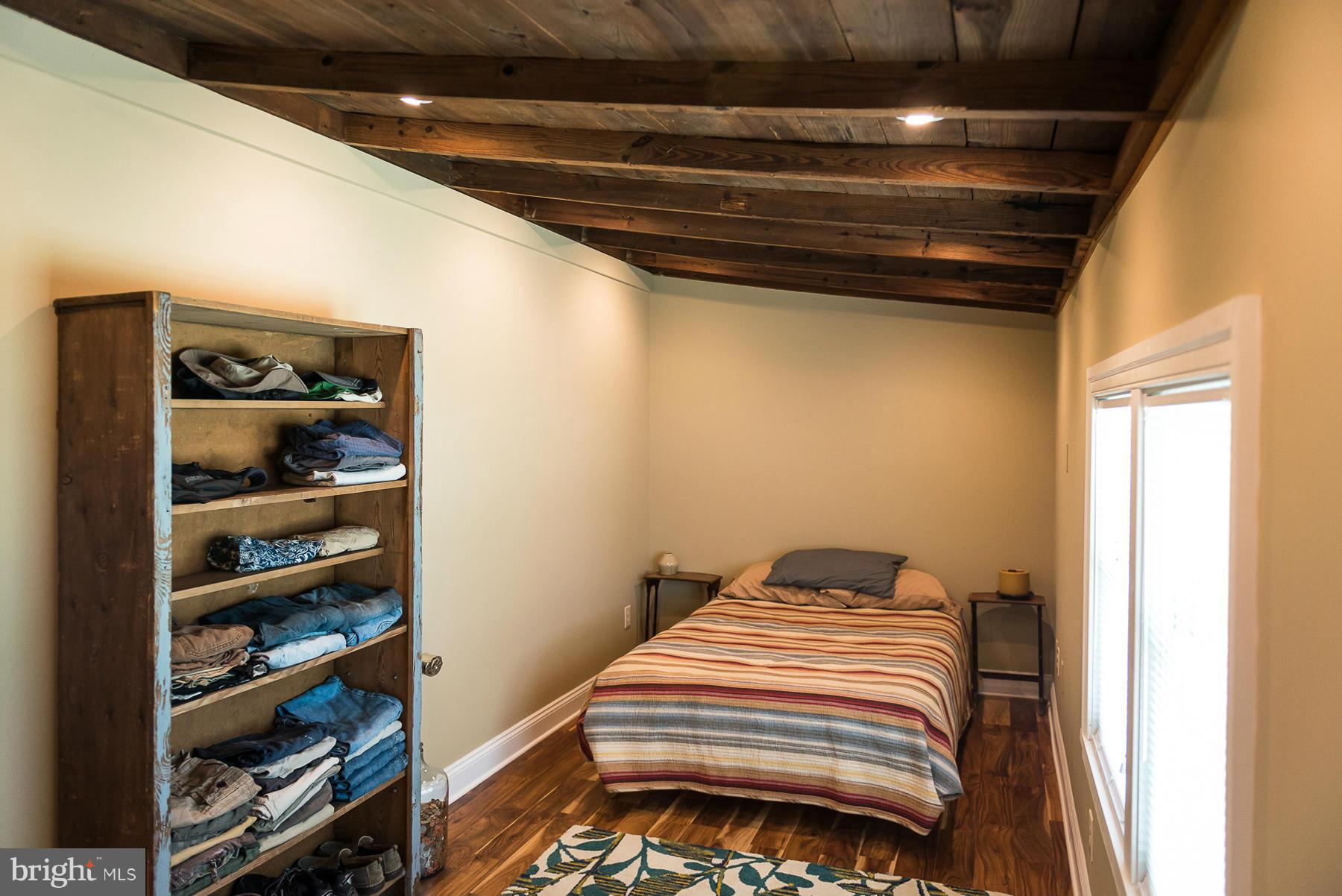 COBB ISLAND - Residential