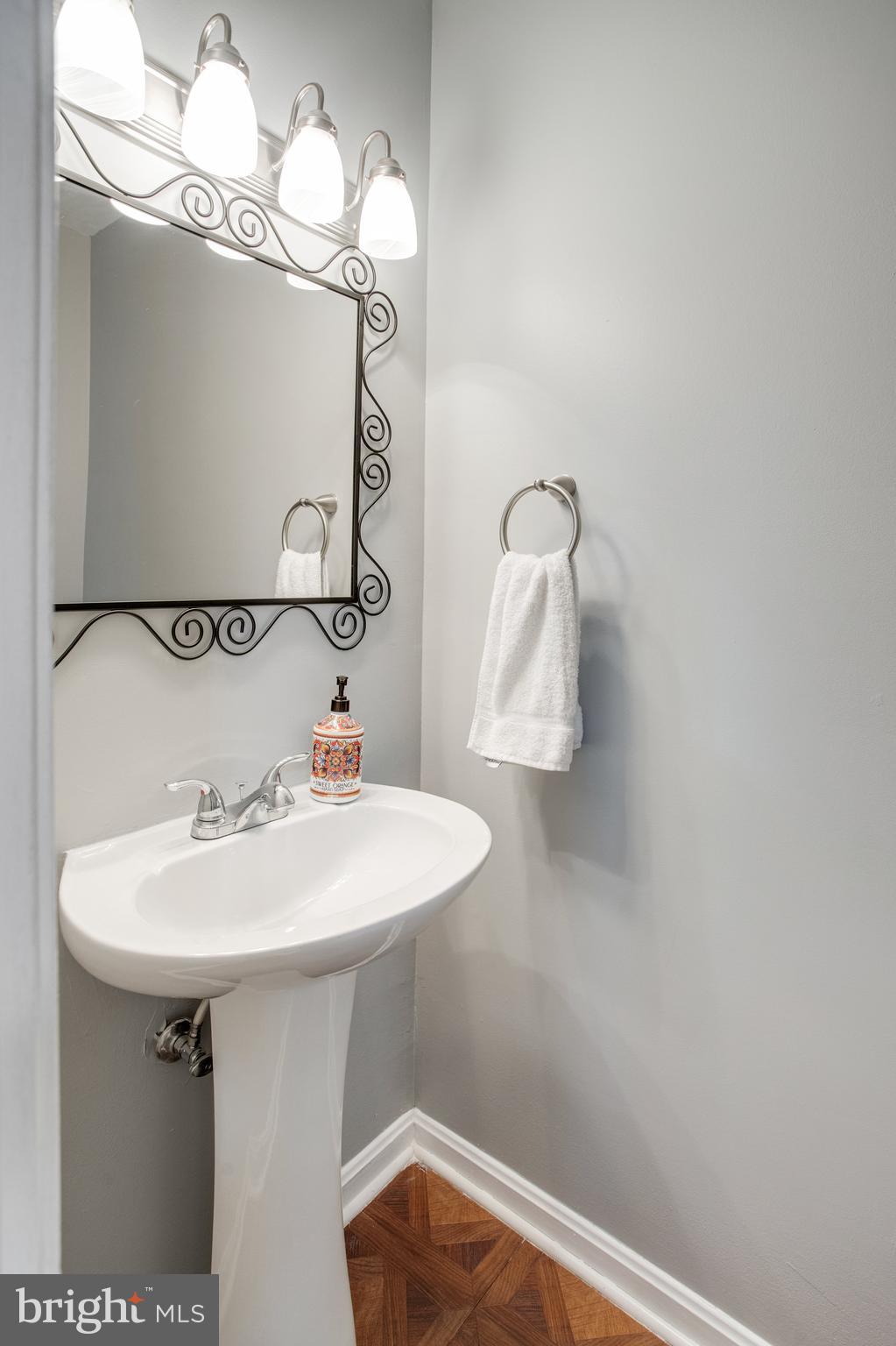 LAKE RIDGE - Residential