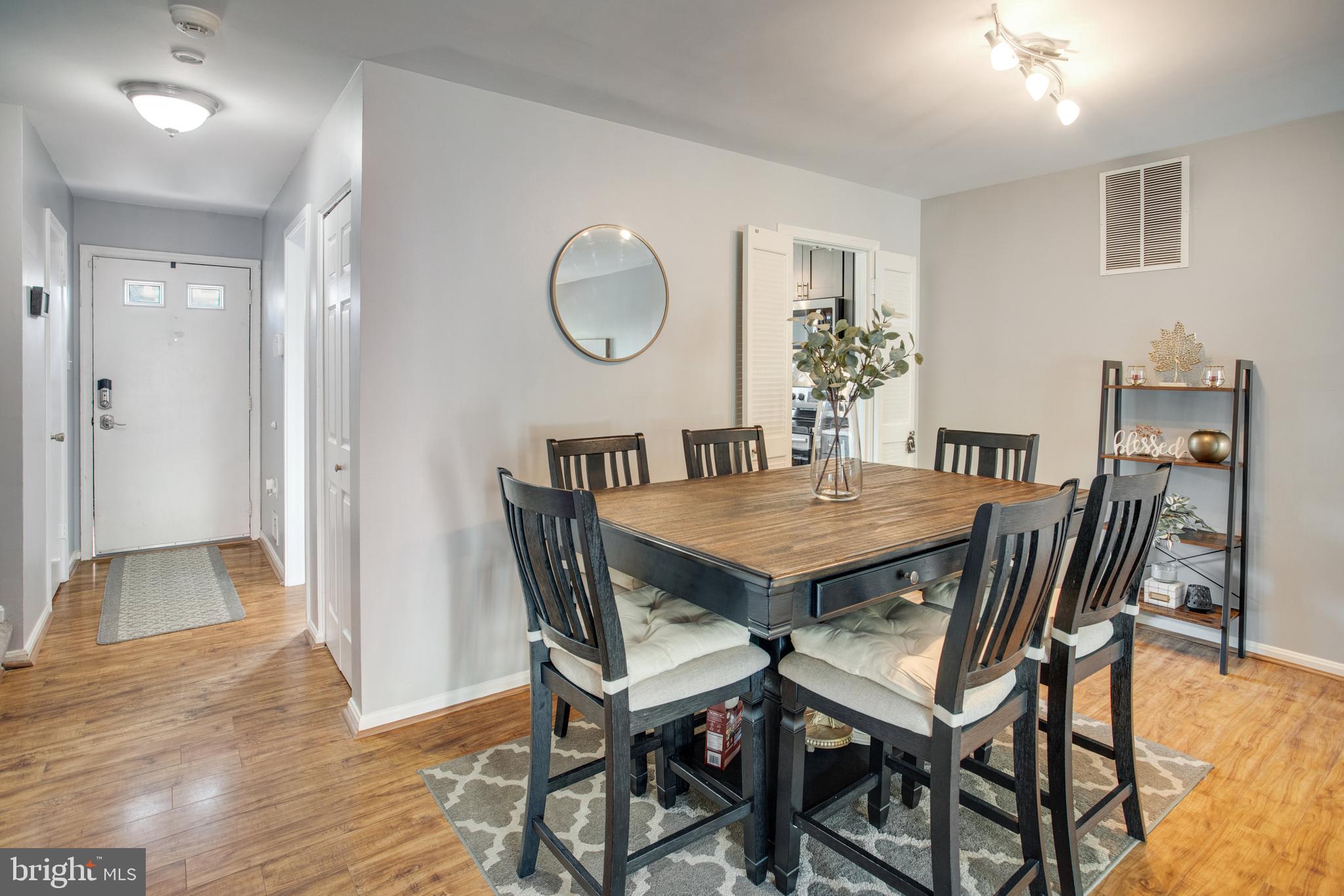 LAKE RIDGE - Residential