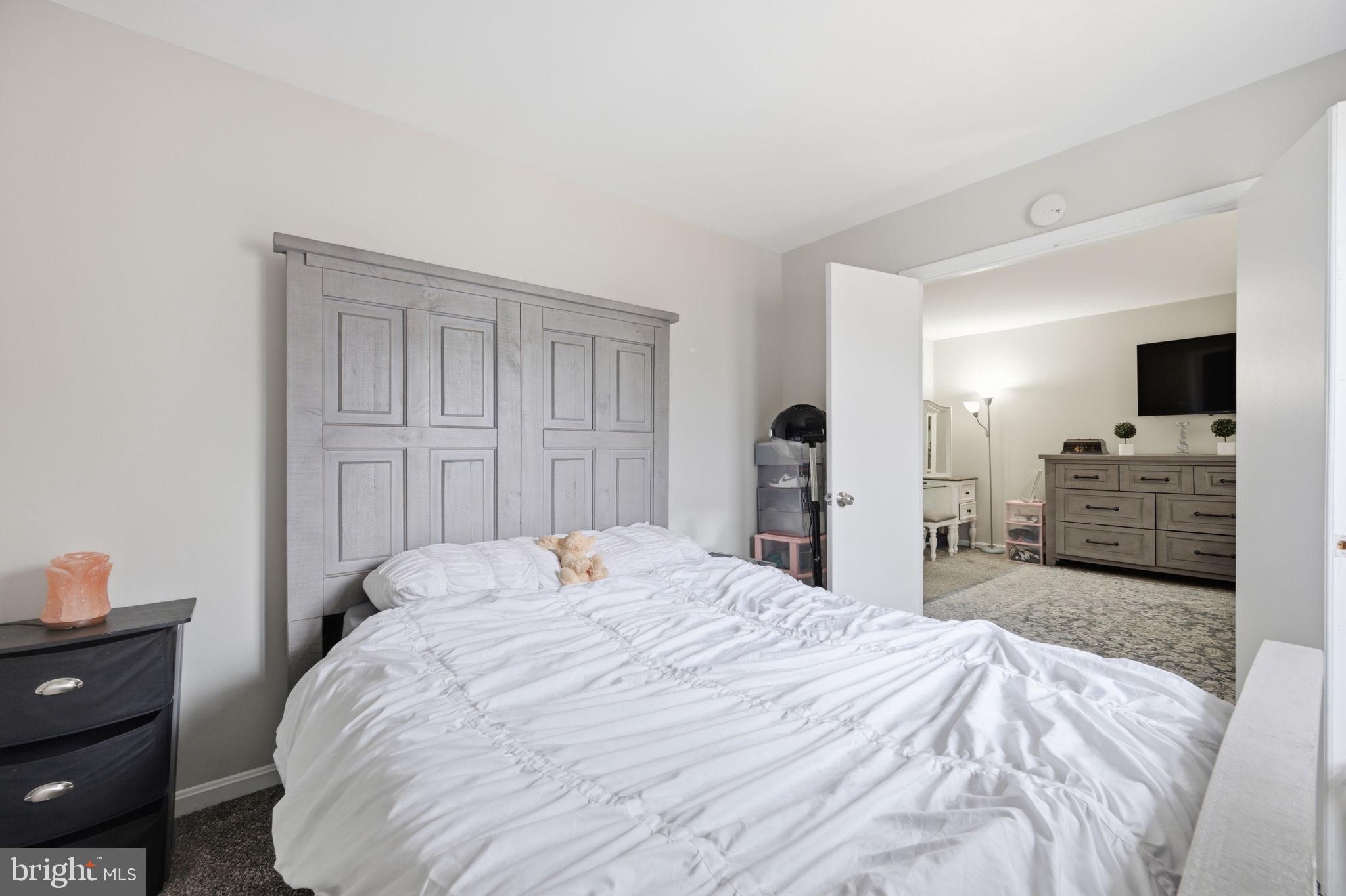 LAUREL LAKES PLAT 2 - Residential