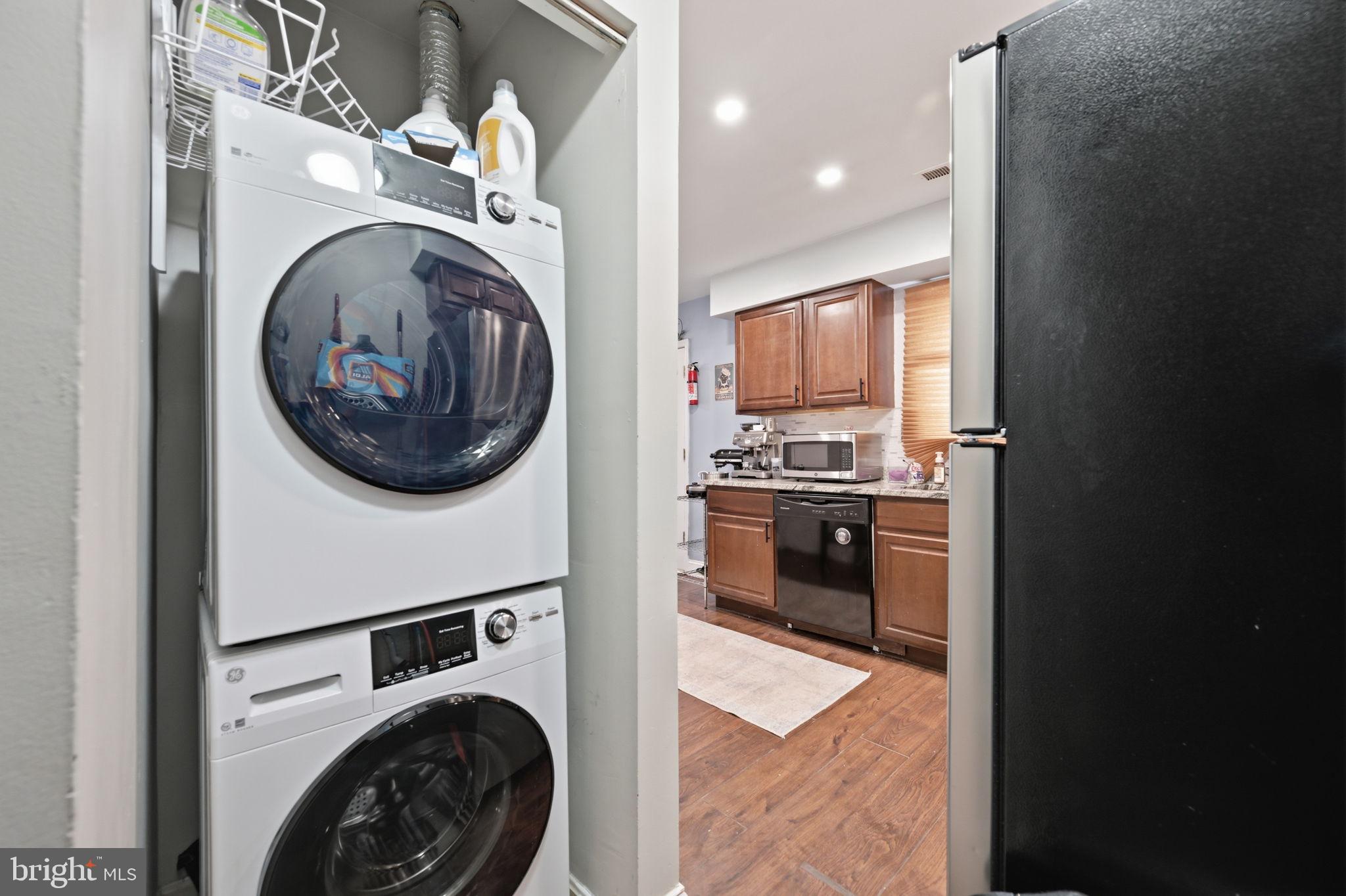 LAUREL LAKES PLAT 2 - Residential