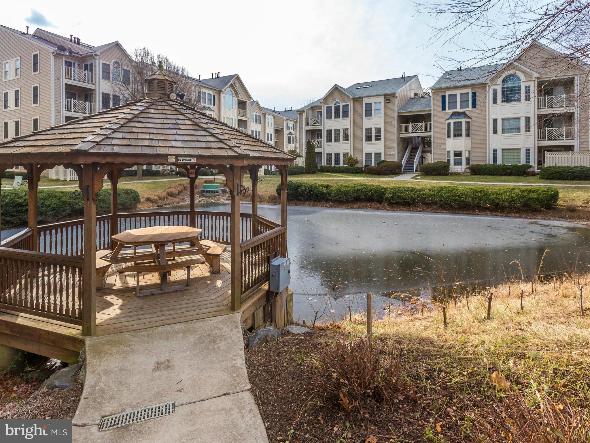 FAIRFIELD HOUSE - Residential