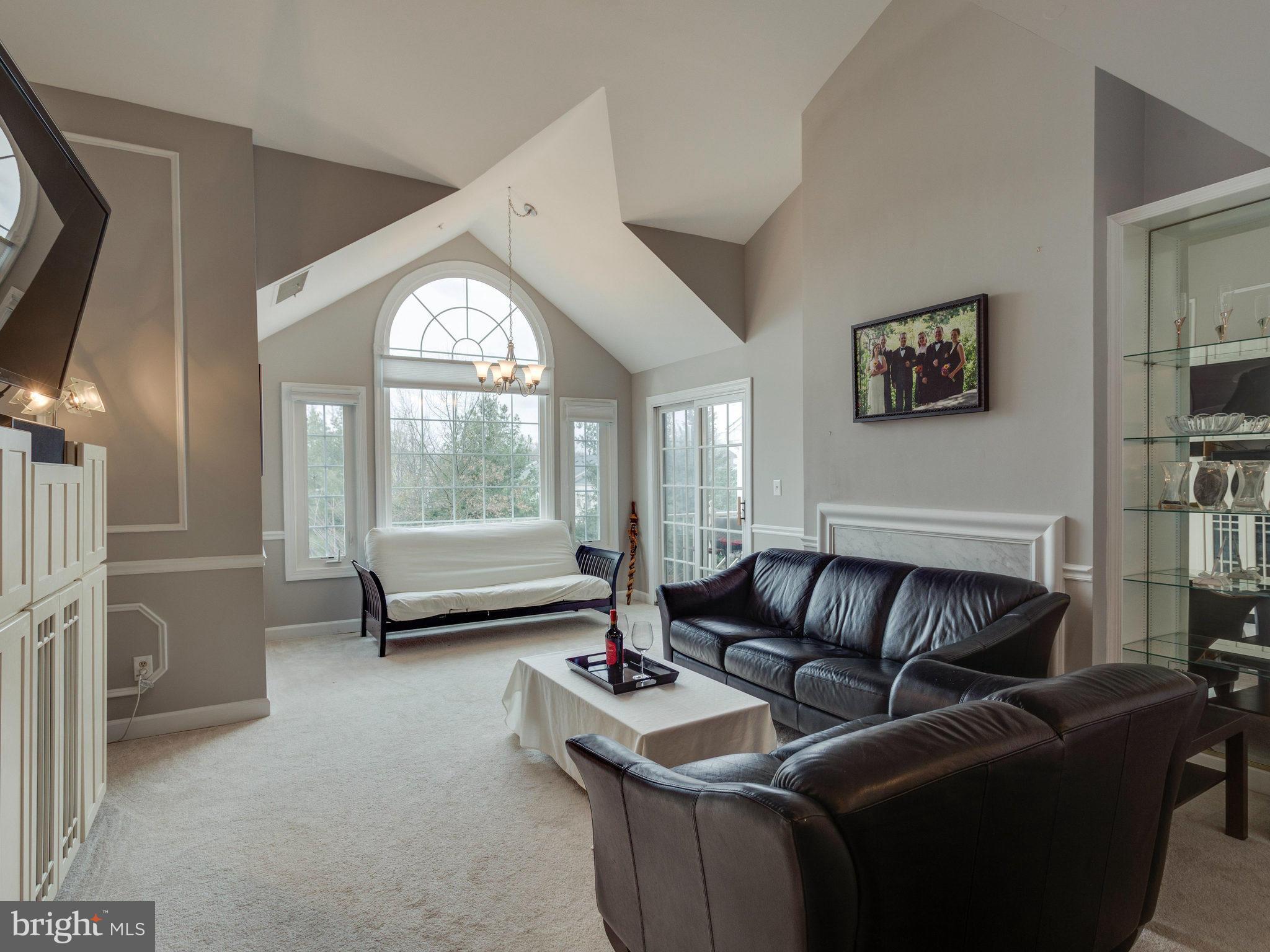 FAIRFIELD HOUSE - Residential