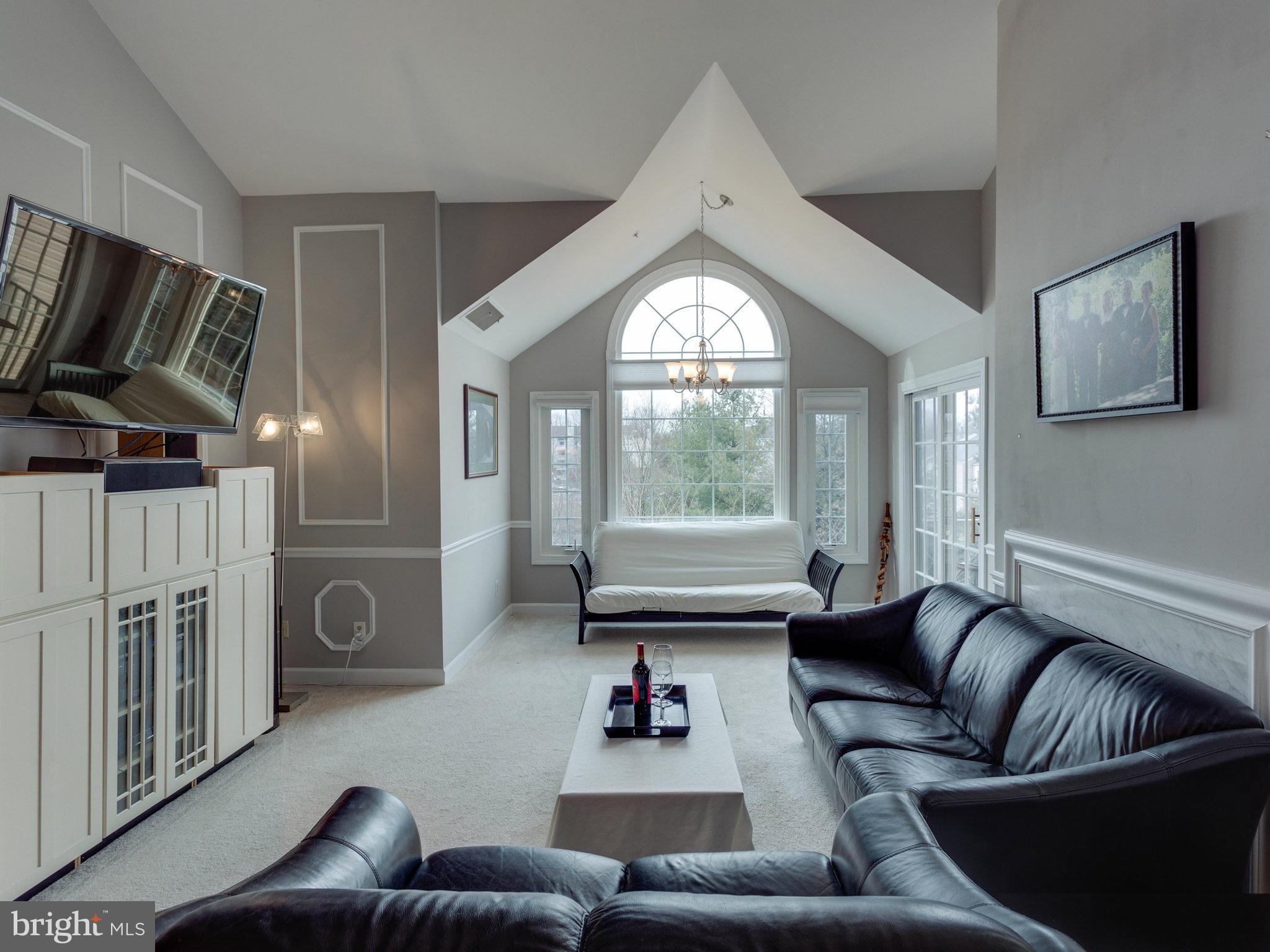 FAIRFIELD HOUSE - Residential