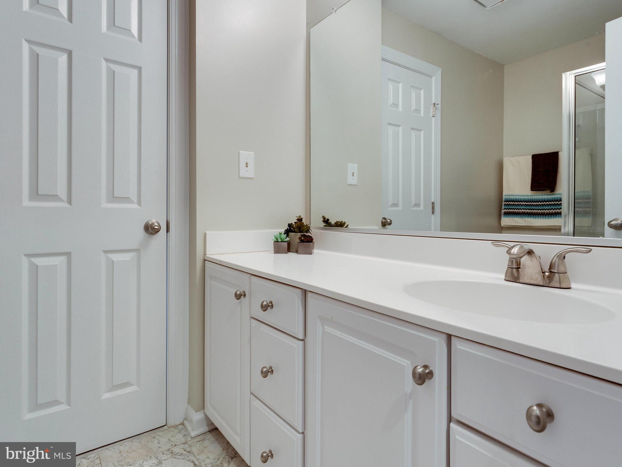 FAIRFIELD HOUSE - Residential