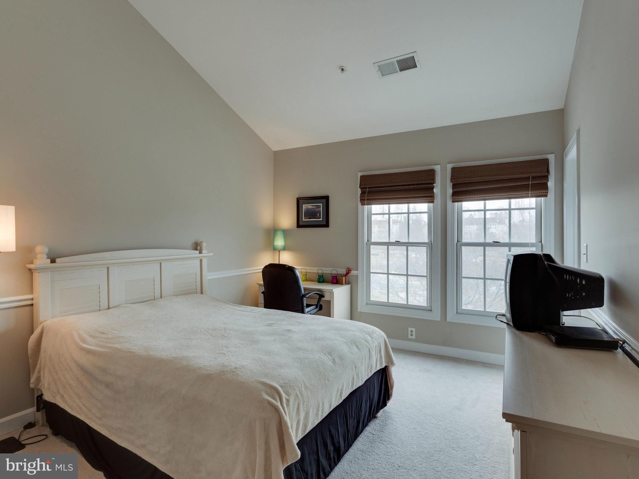 FAIRFIELD HOUSE - Residential