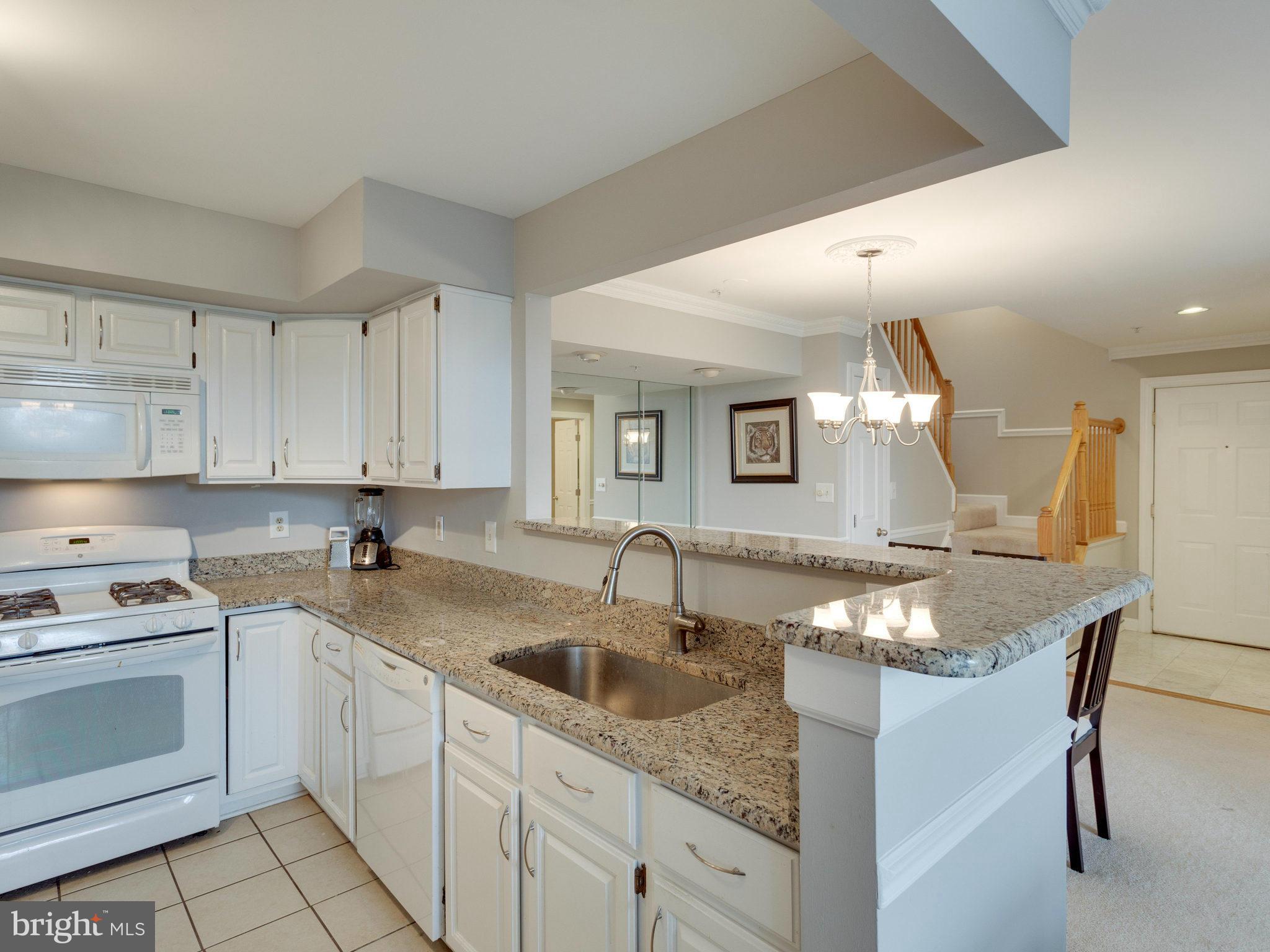 FAIRFIELD HOUSE - Residential