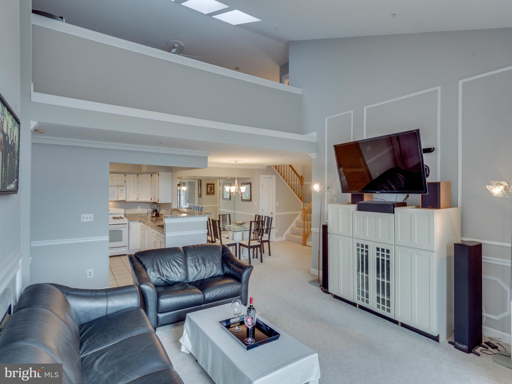 FAIRFIELD HOUSE - Residential