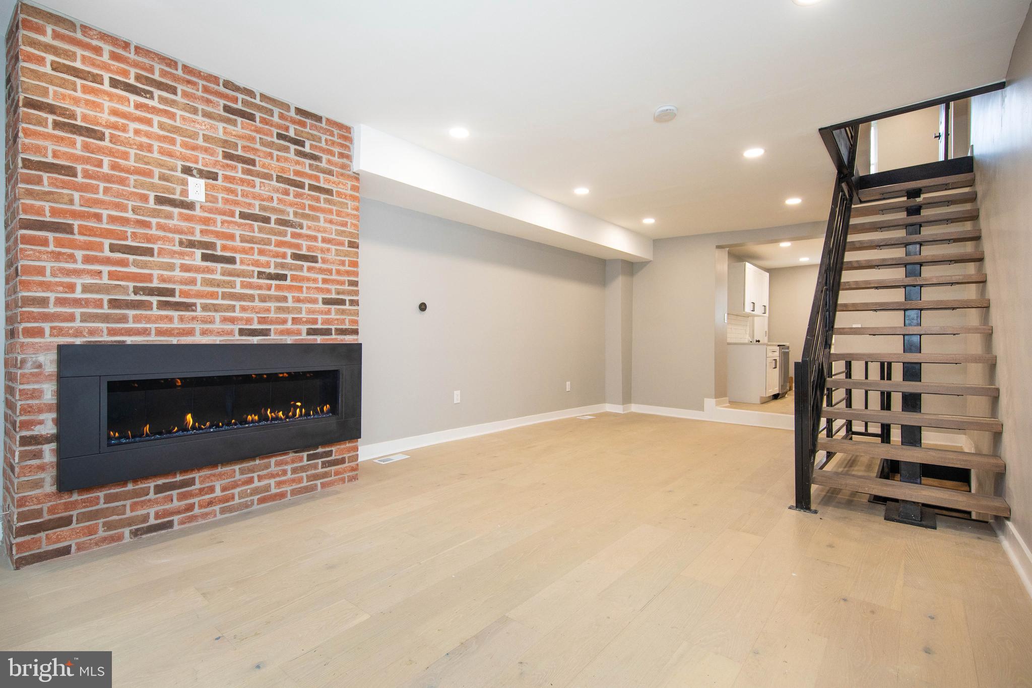 FRANCISVILLE - Residential