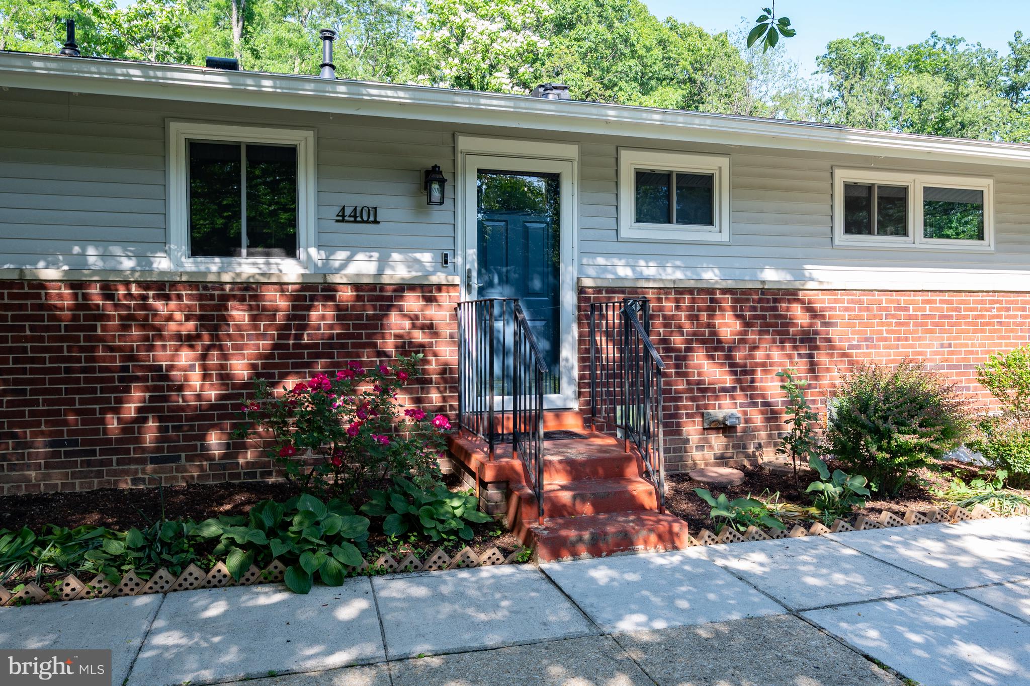 4401 ROUNDHILL ROAD