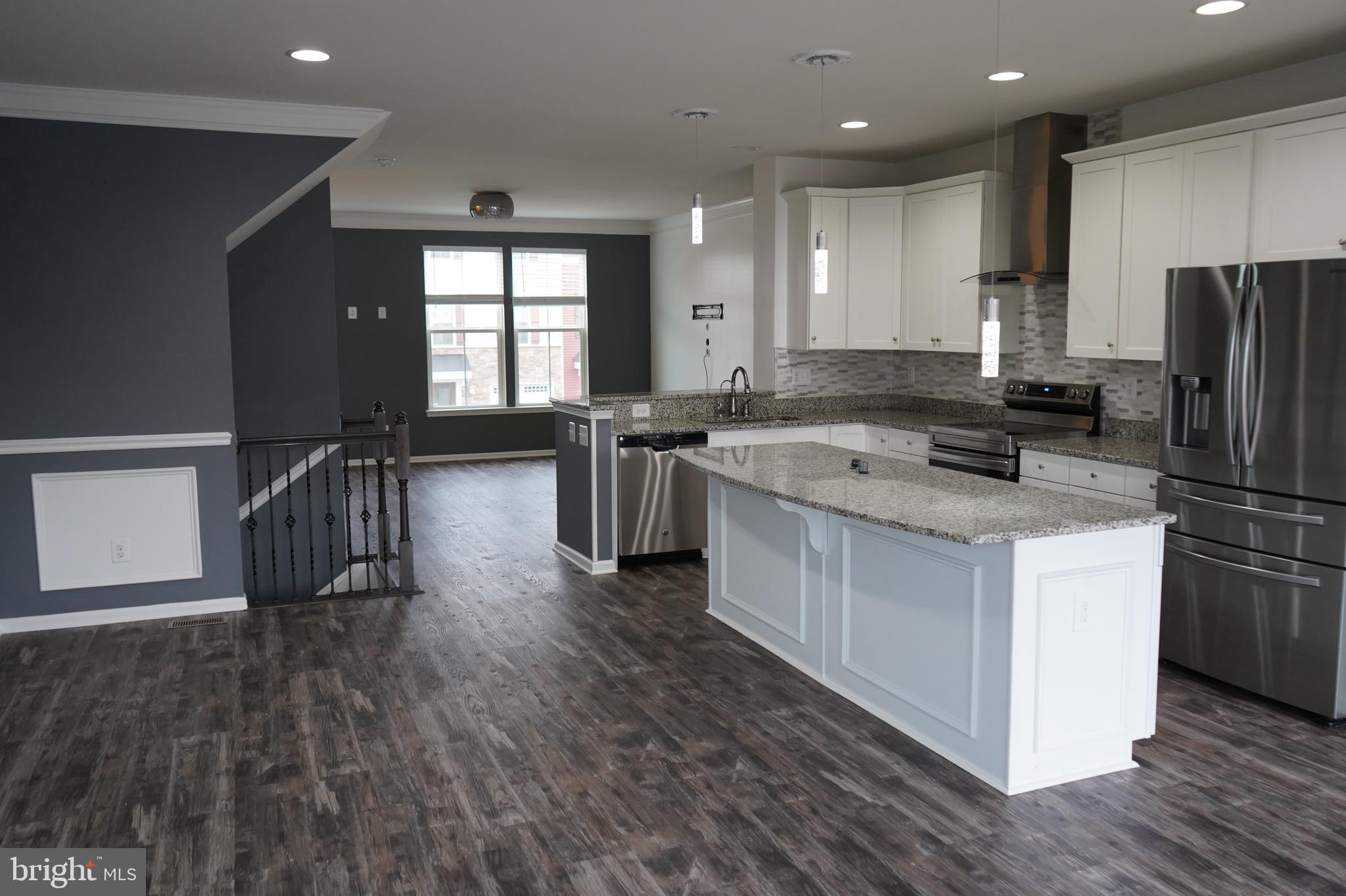 BRADLEY SQUARE - Residential