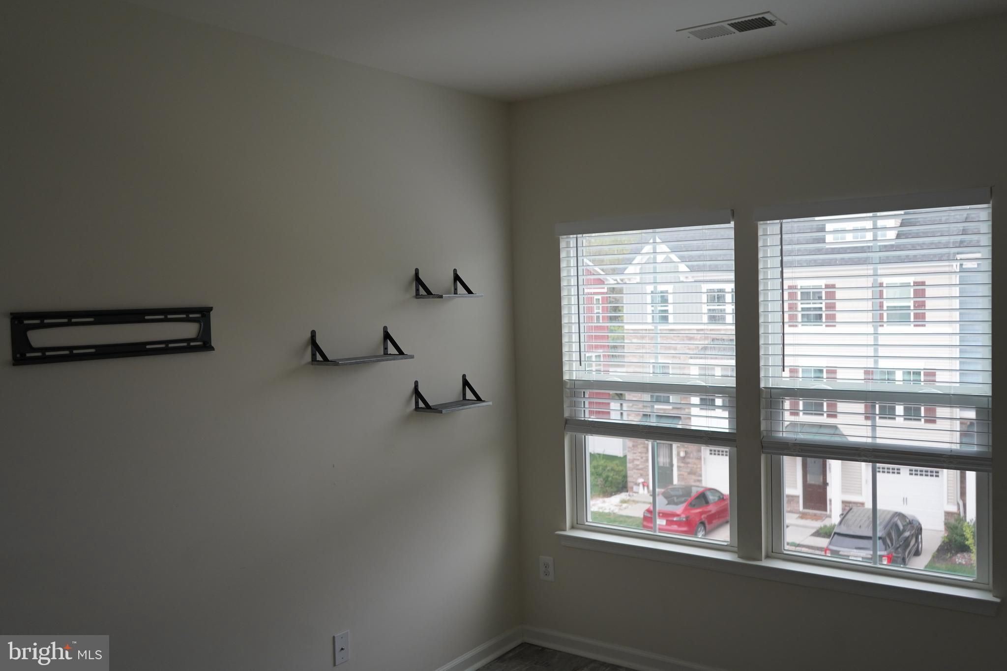 BRADLEY SQUARE - Residential