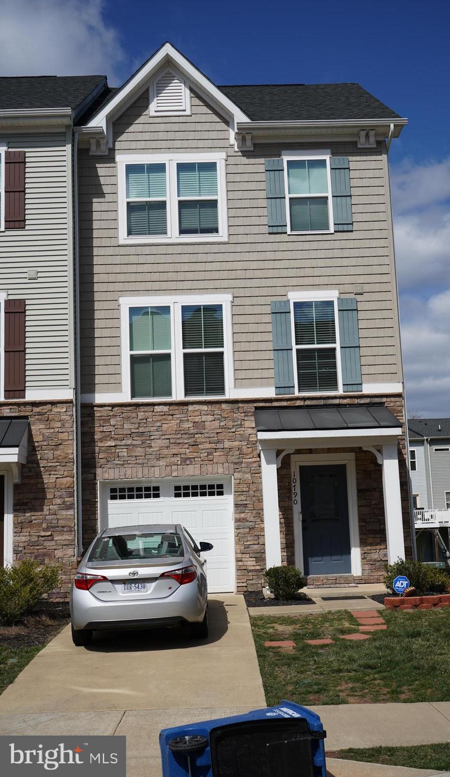 BRADLEY SQUARE - Residential