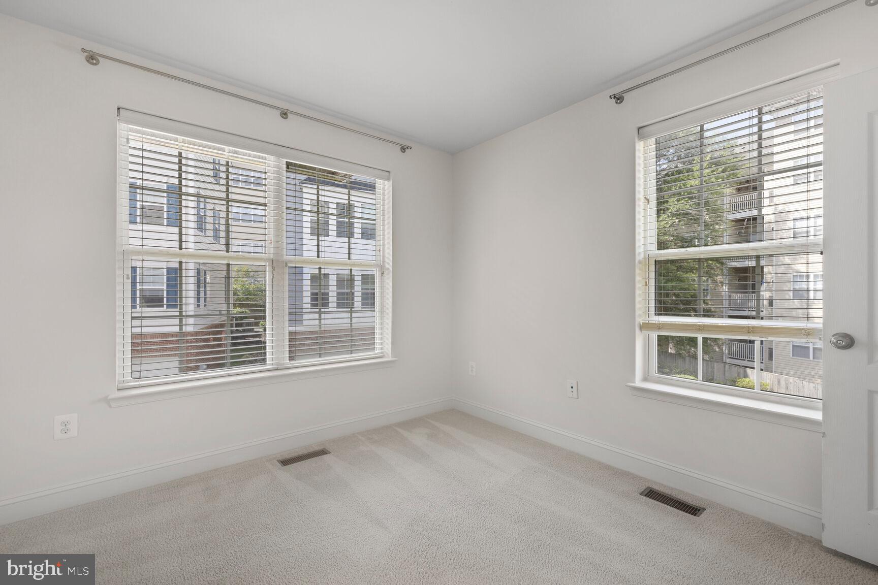 SUMMIT CROSSING CODM - Residential Lease