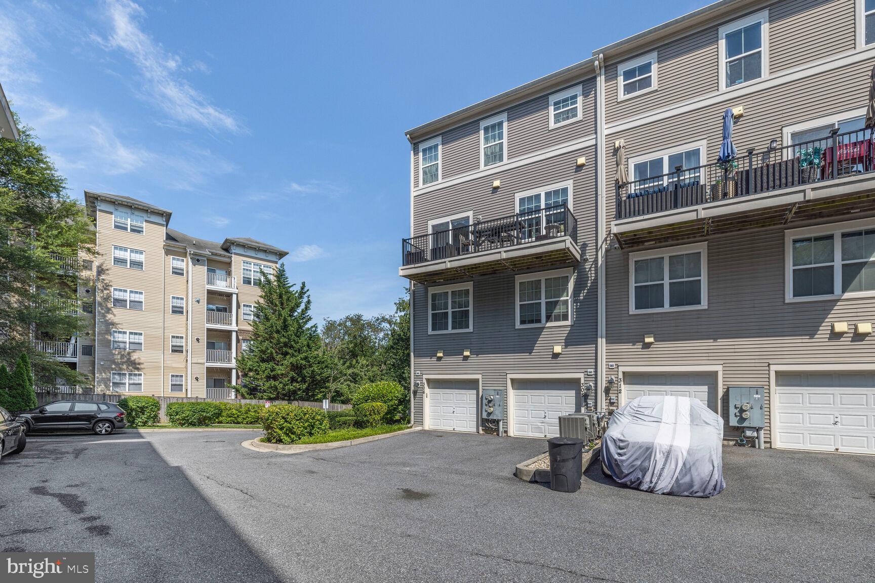 SUMMIT CROSSING CODM - Residential Lease