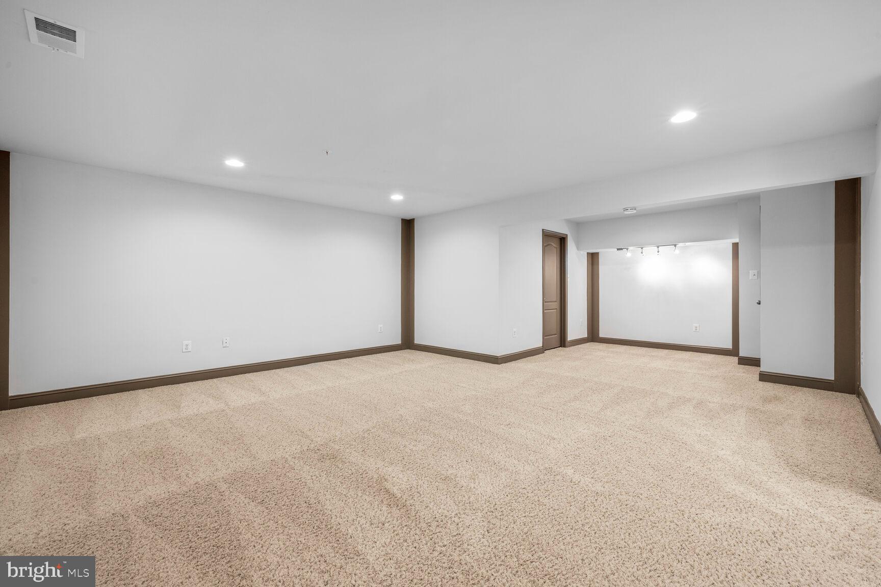 SUMMIT CROSSING CODM - Residential Lease