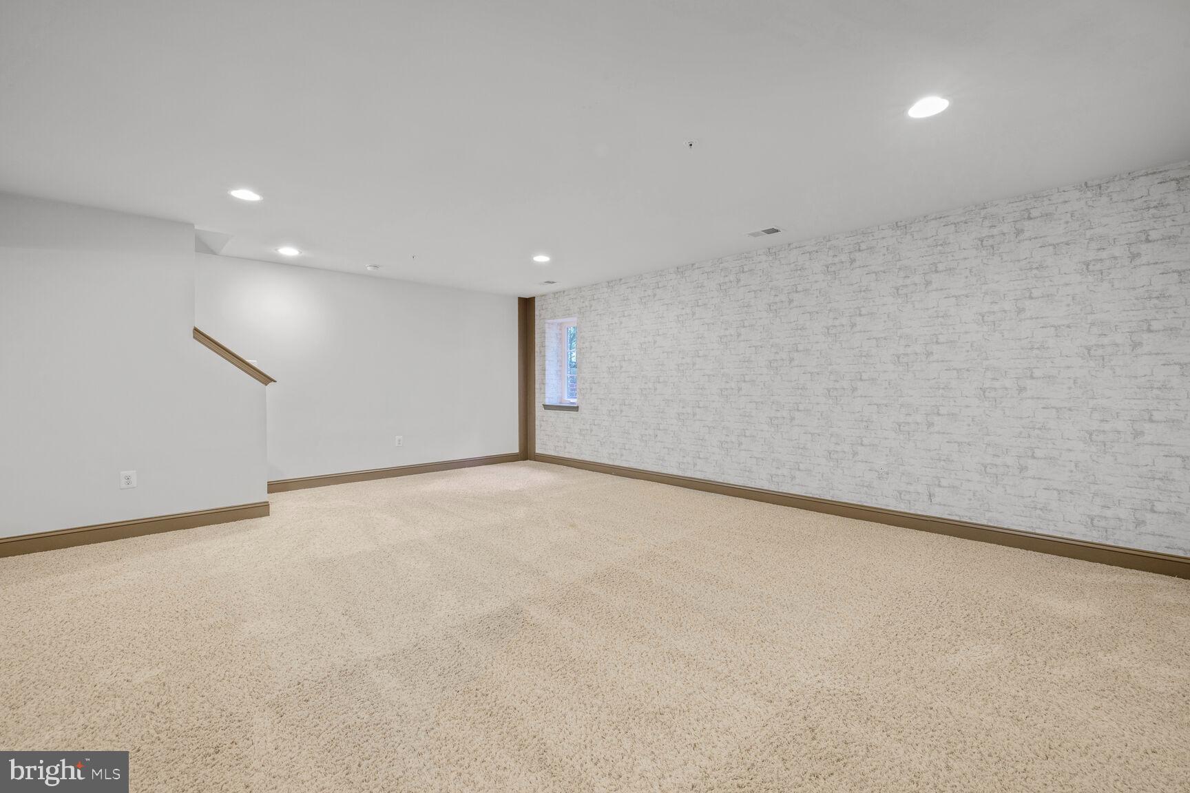 SUMMIT CROSSING CODM - Residential Lease