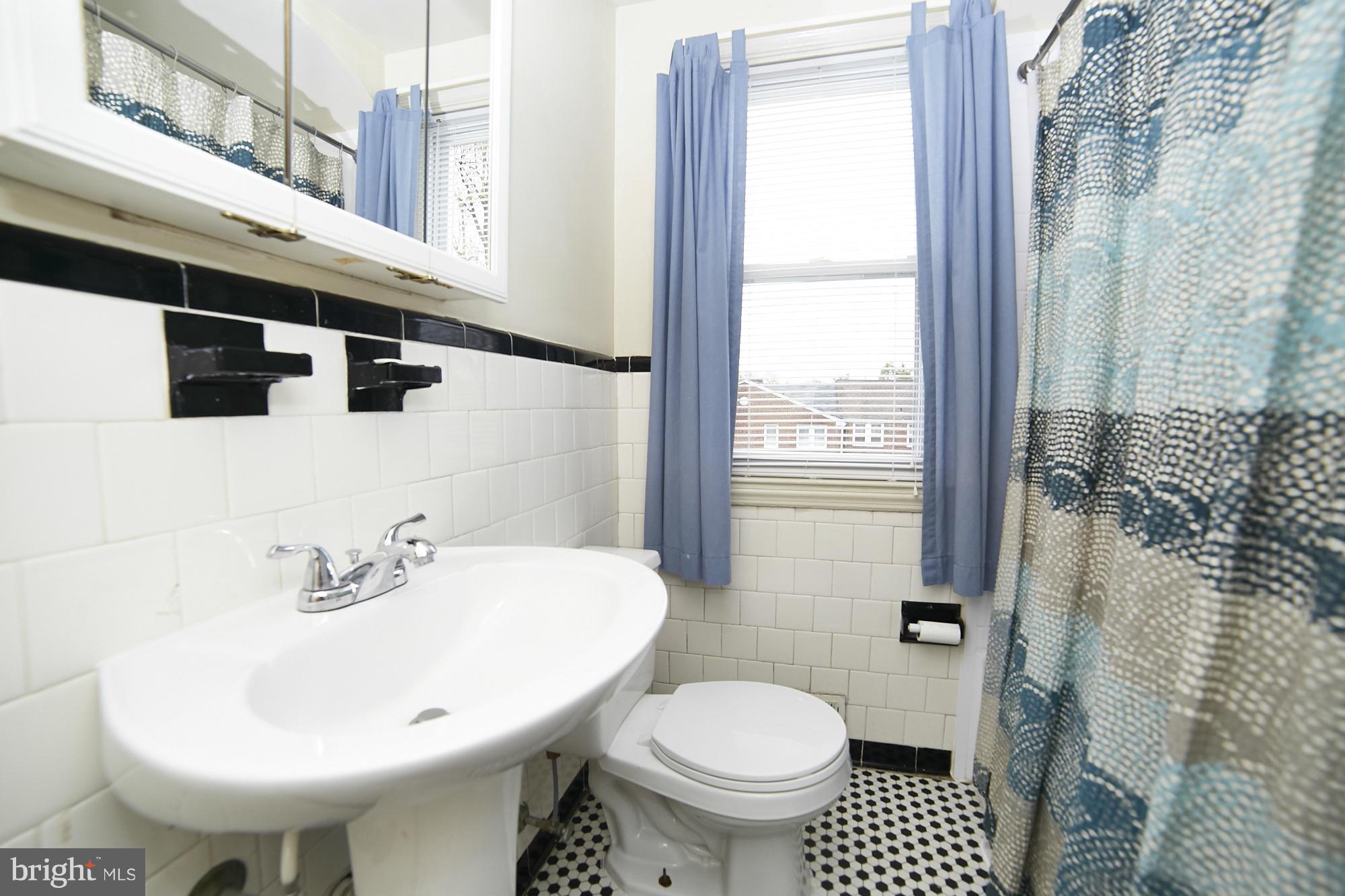 WEST HILLS - Residential