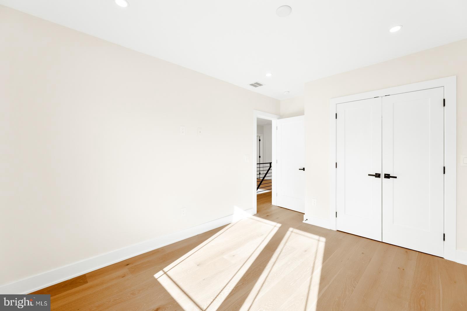 ACADEMY GARDENS - Residential