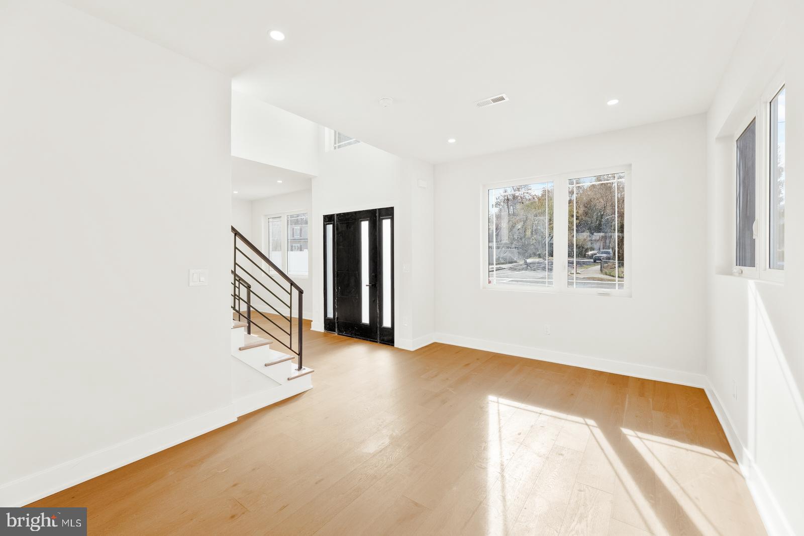 ACADEMY GARDENS - Residential