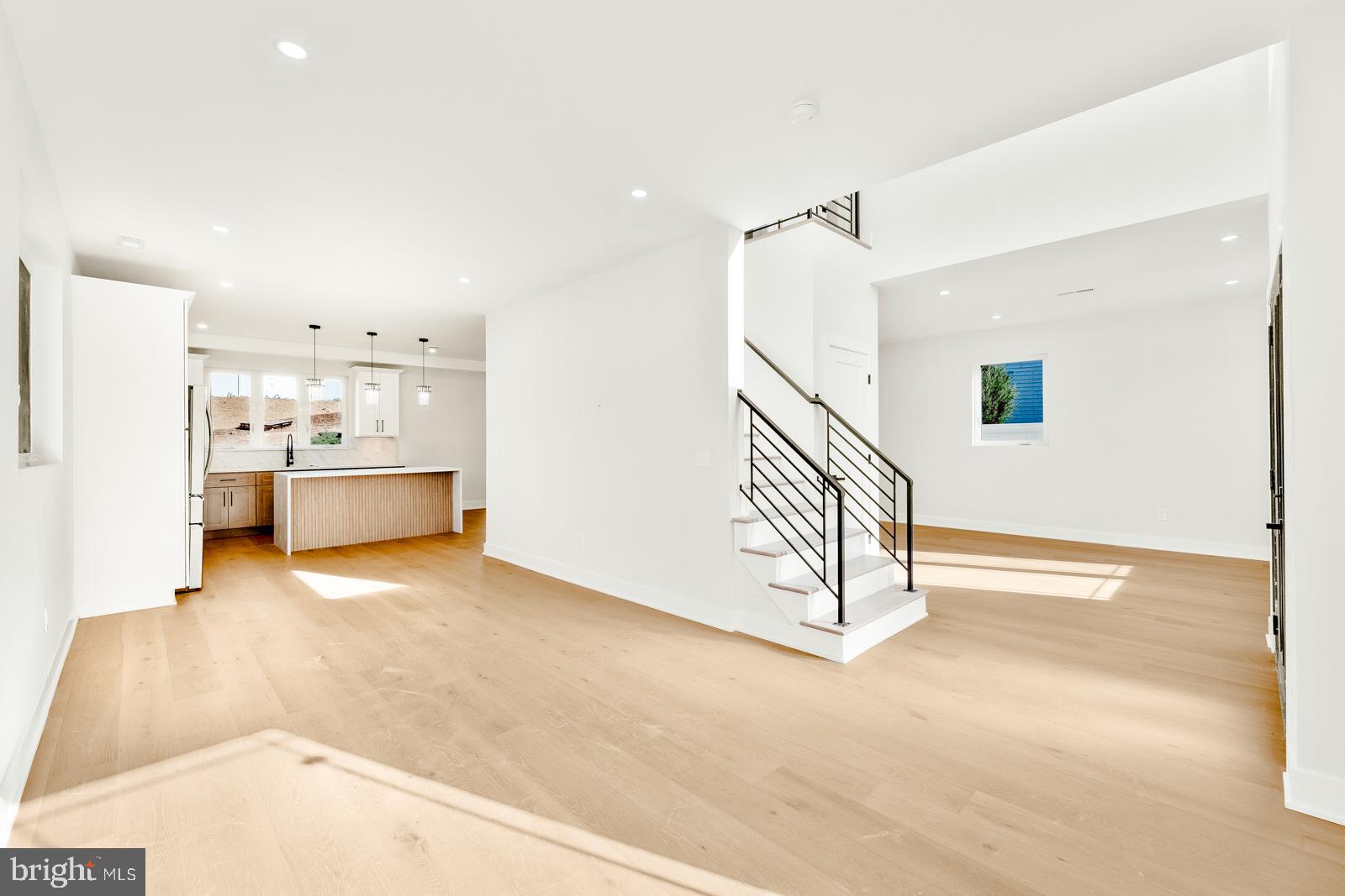 ACADEMY GARDENS - Residential