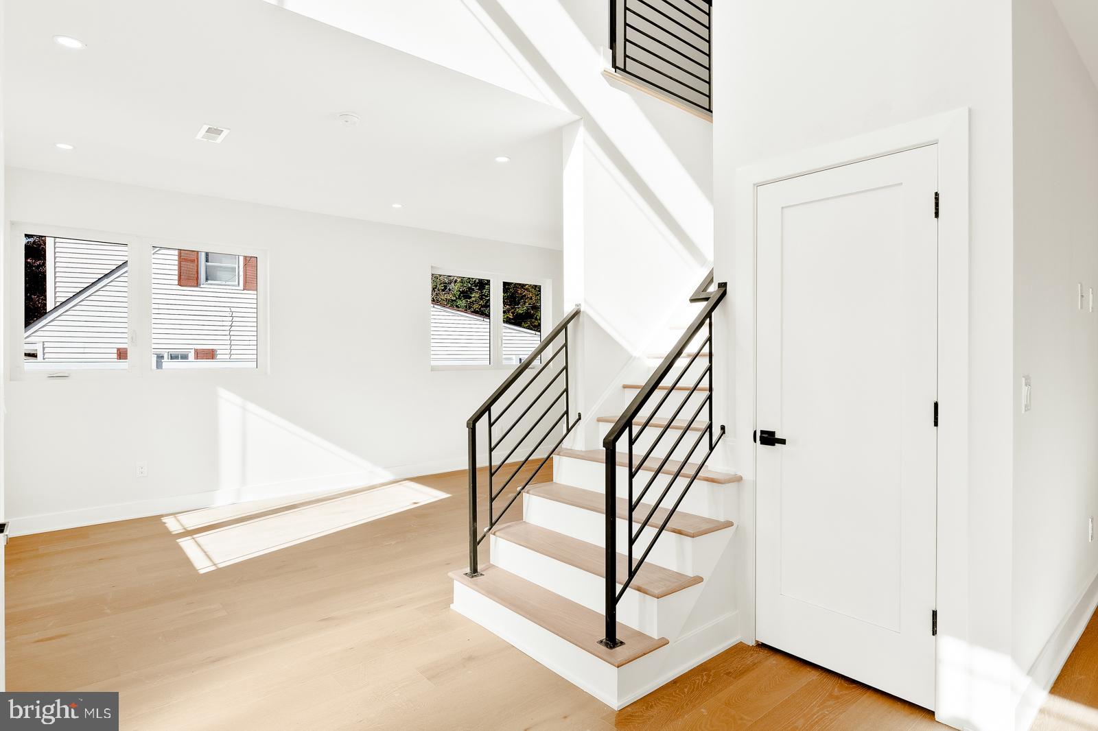 ACADEMY GARDENS - Residential