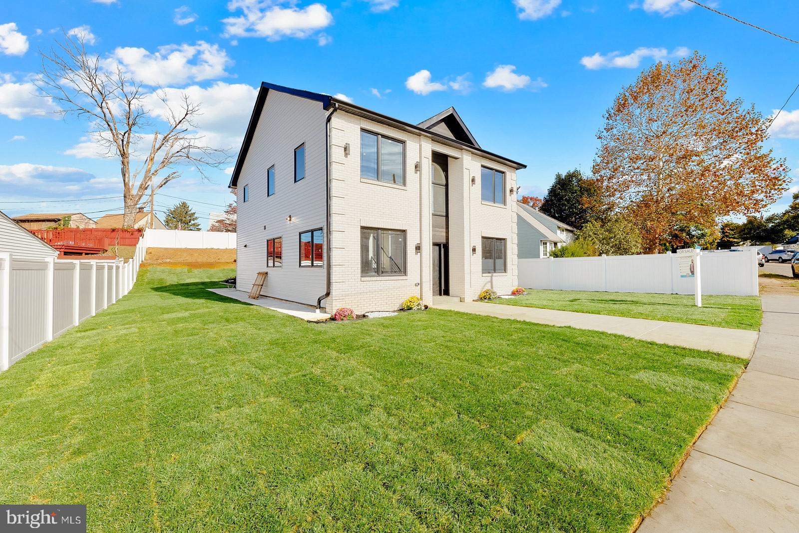 ACADEMY GARDENS - Residential