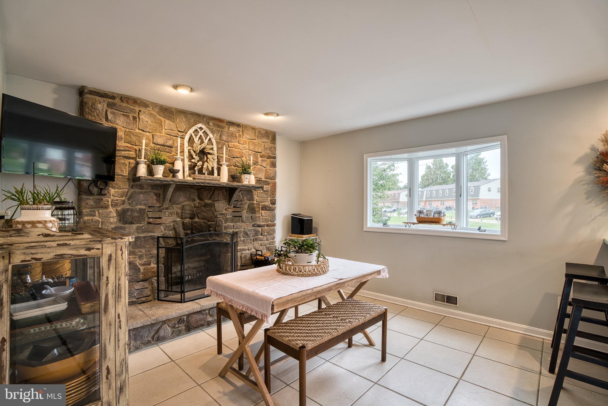 MIDDLE RIVER - Residential