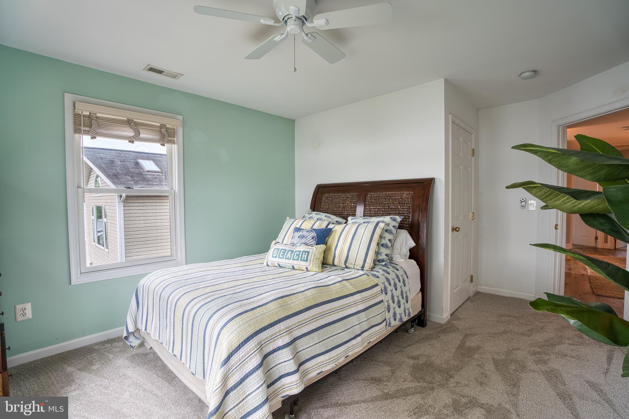 MIDDLE RIVER - Residential