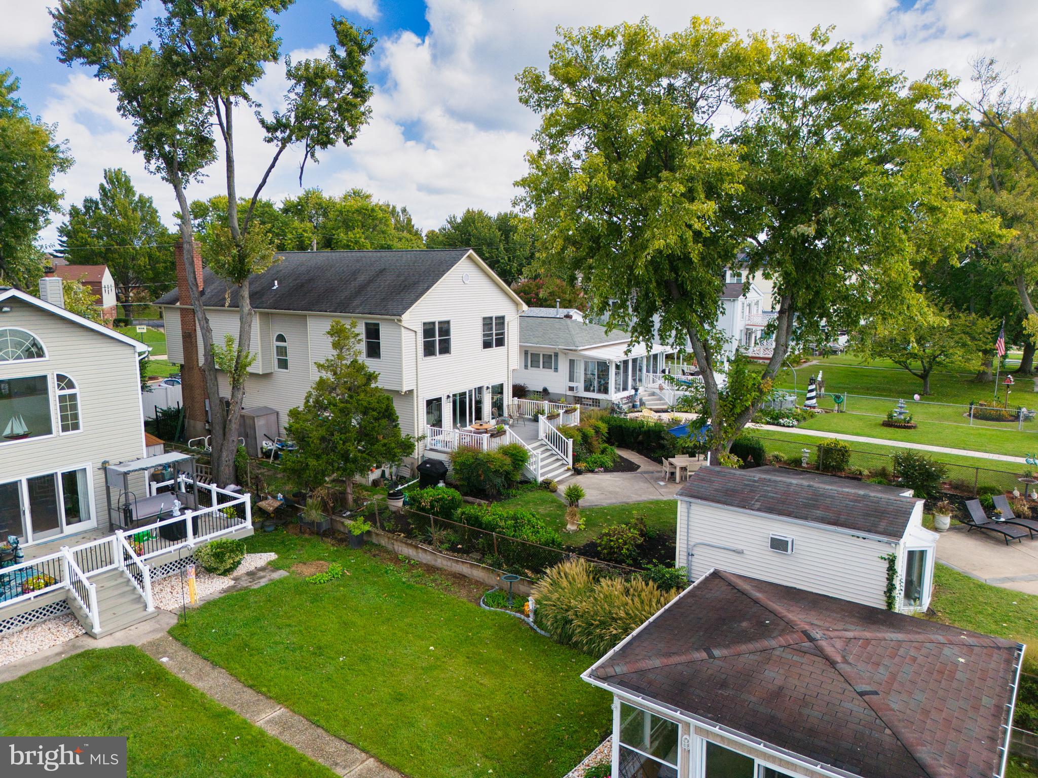 MIDDLE RIVER - Residential