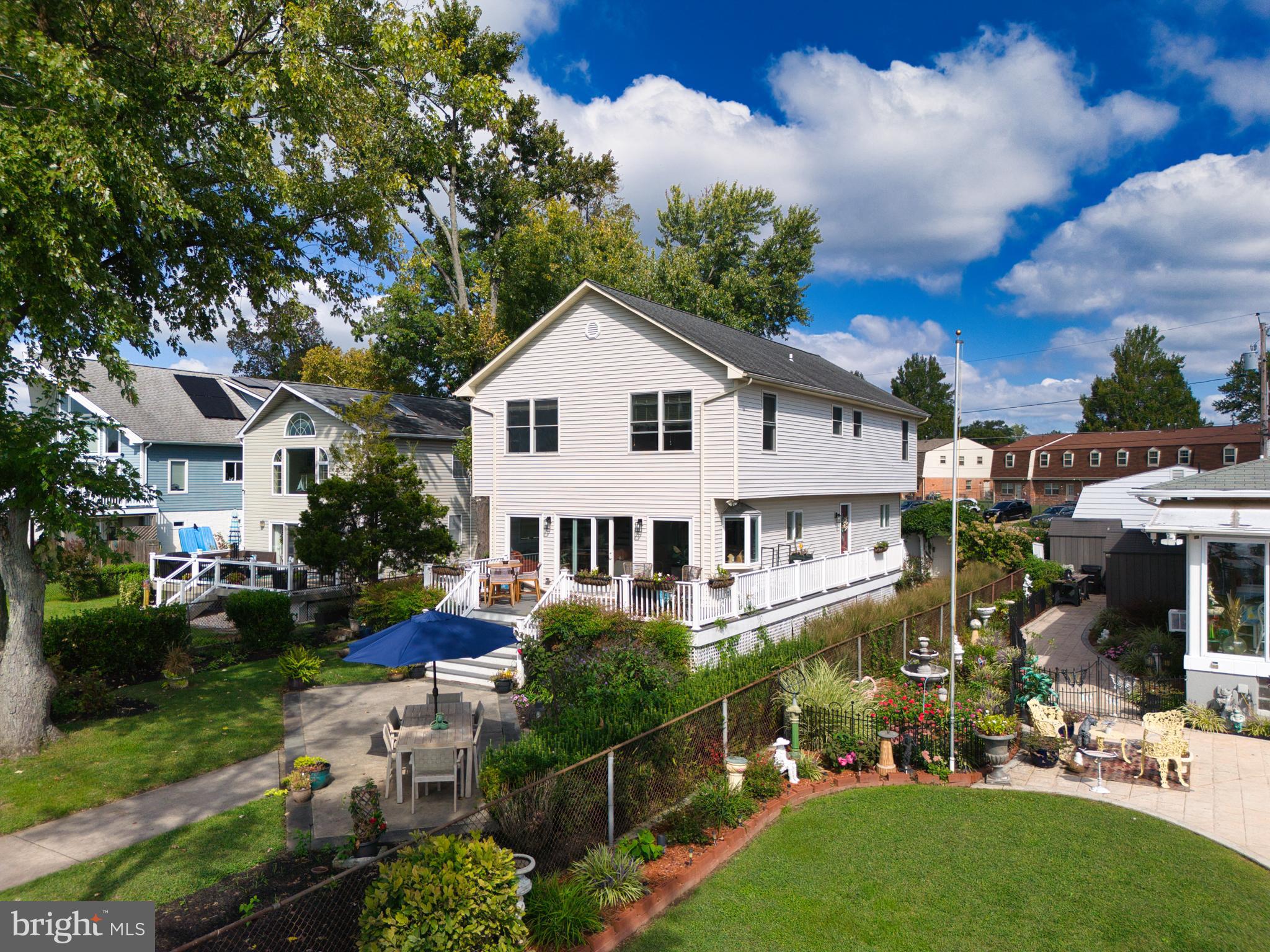 MIDDLE RIVER - Residential