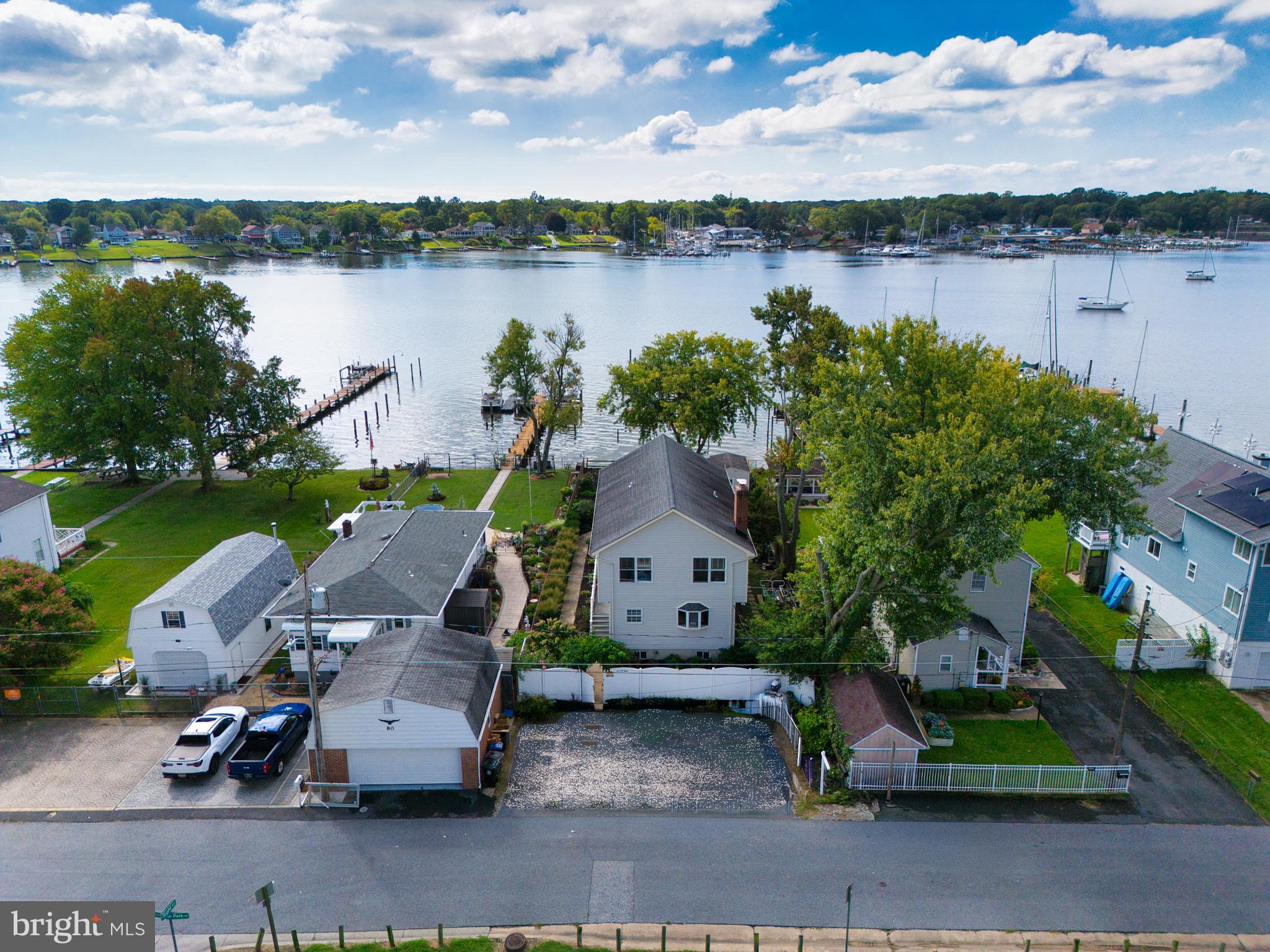 MIDDLE RIVER - Residential