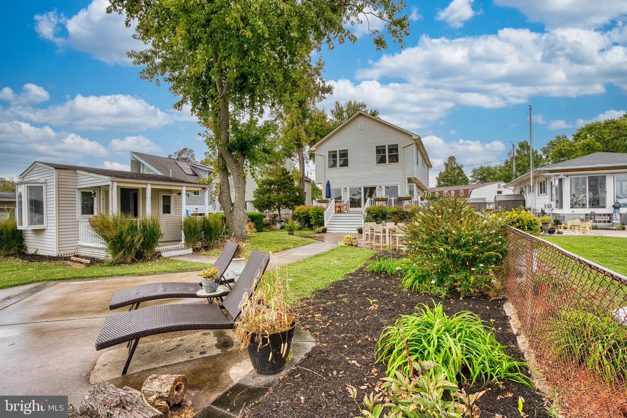 MIDDLE RIVER - Residential