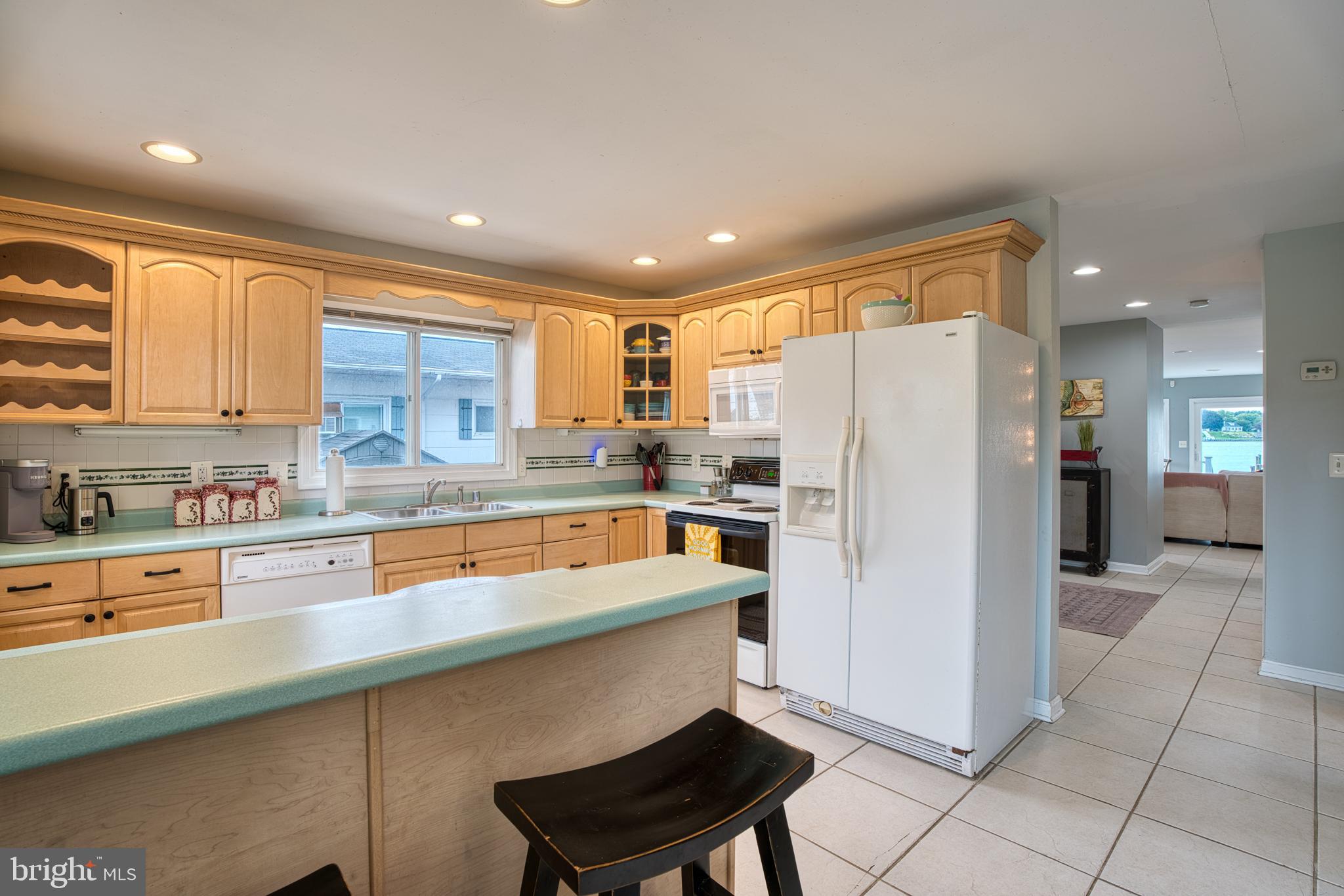 MIDDLE RIVER - Residential