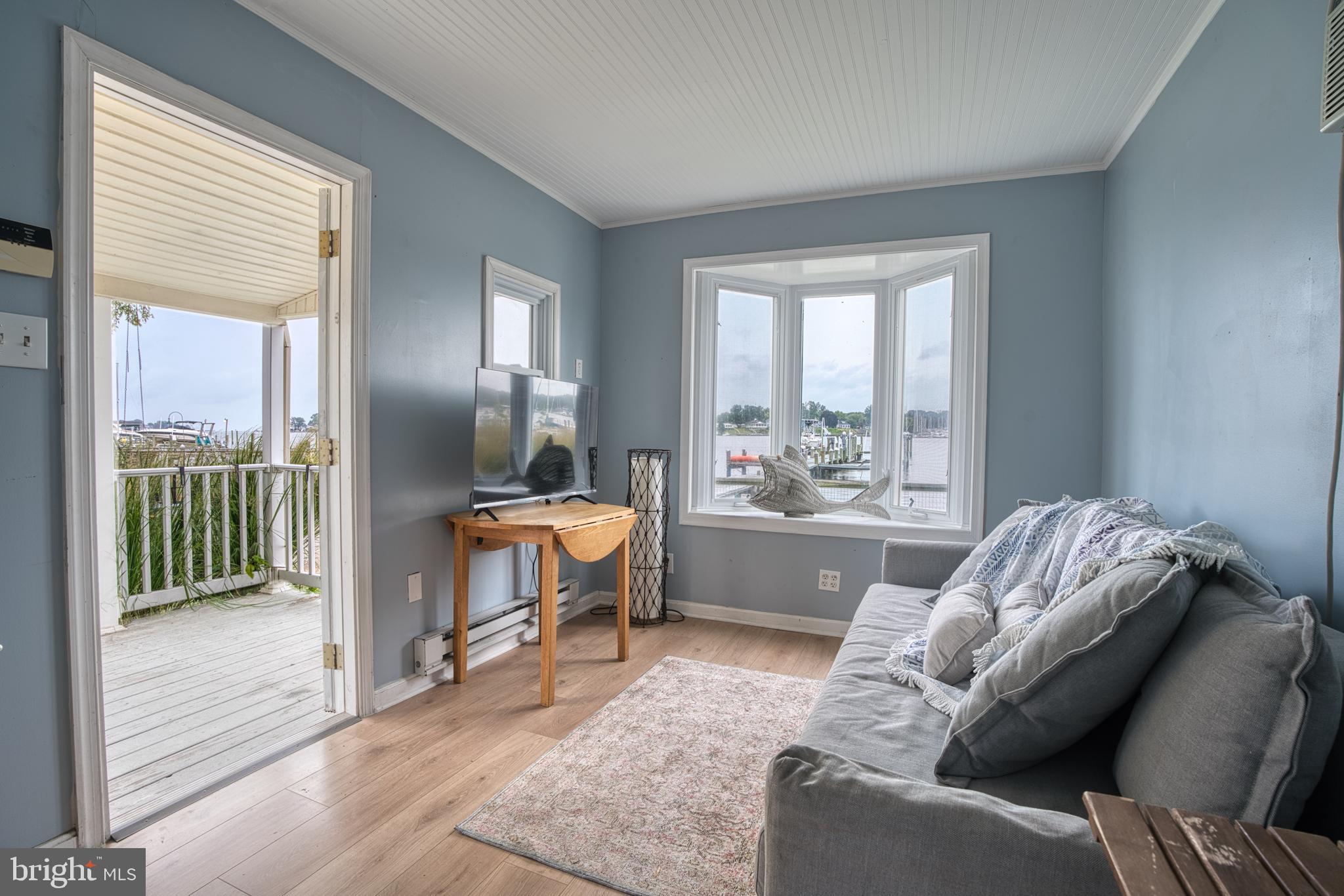 MIDDLE RIVER - Residential