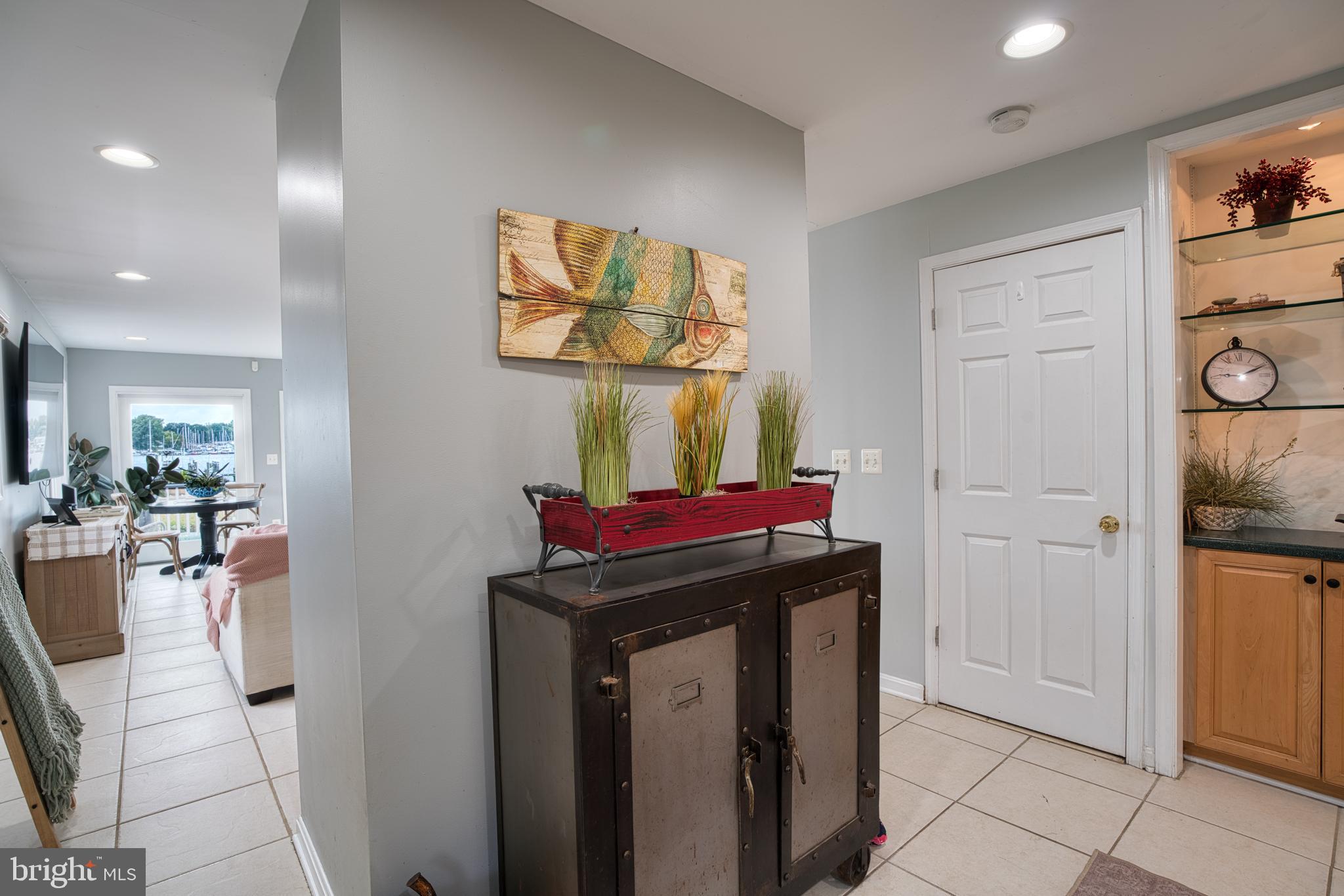 MIDDLE RIVER - Residential