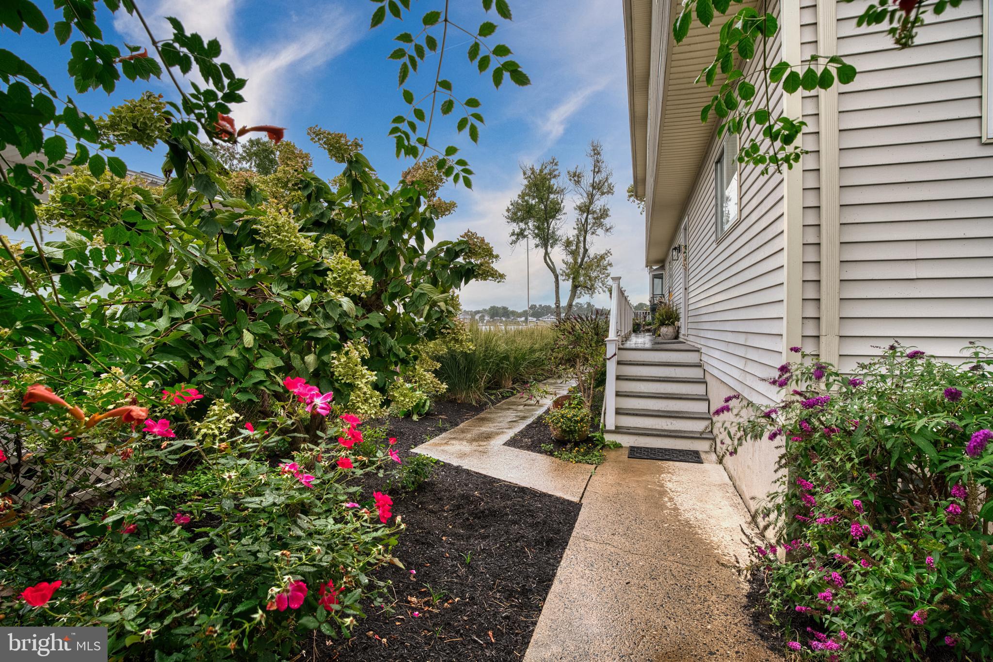 MIDDLE RIVER - Residential