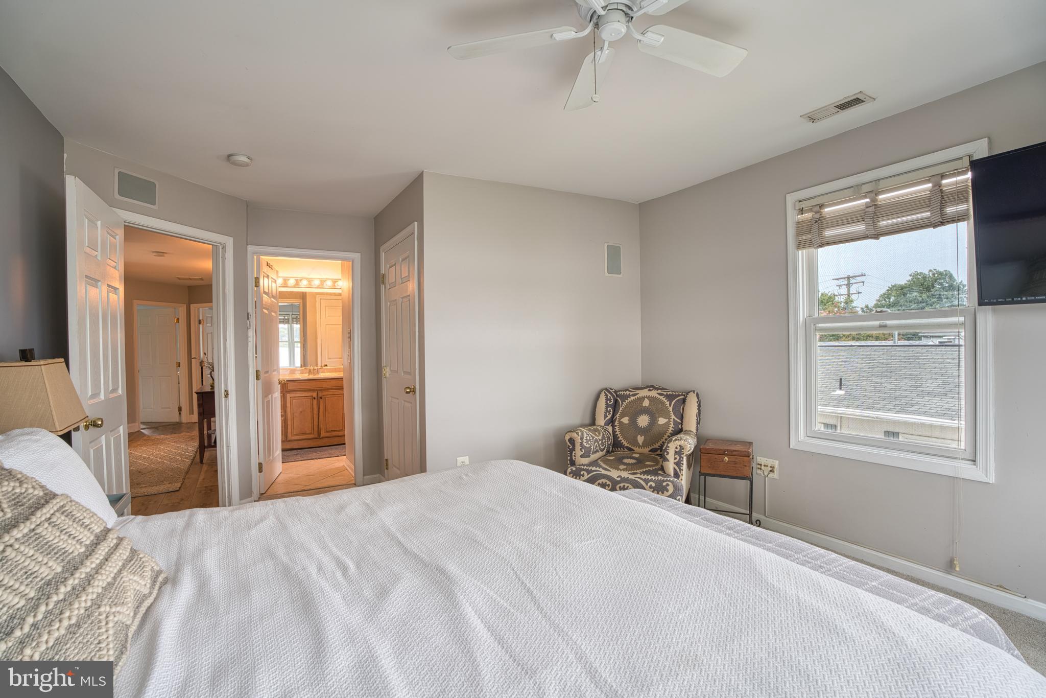 MIDDLE RIVER - Residential