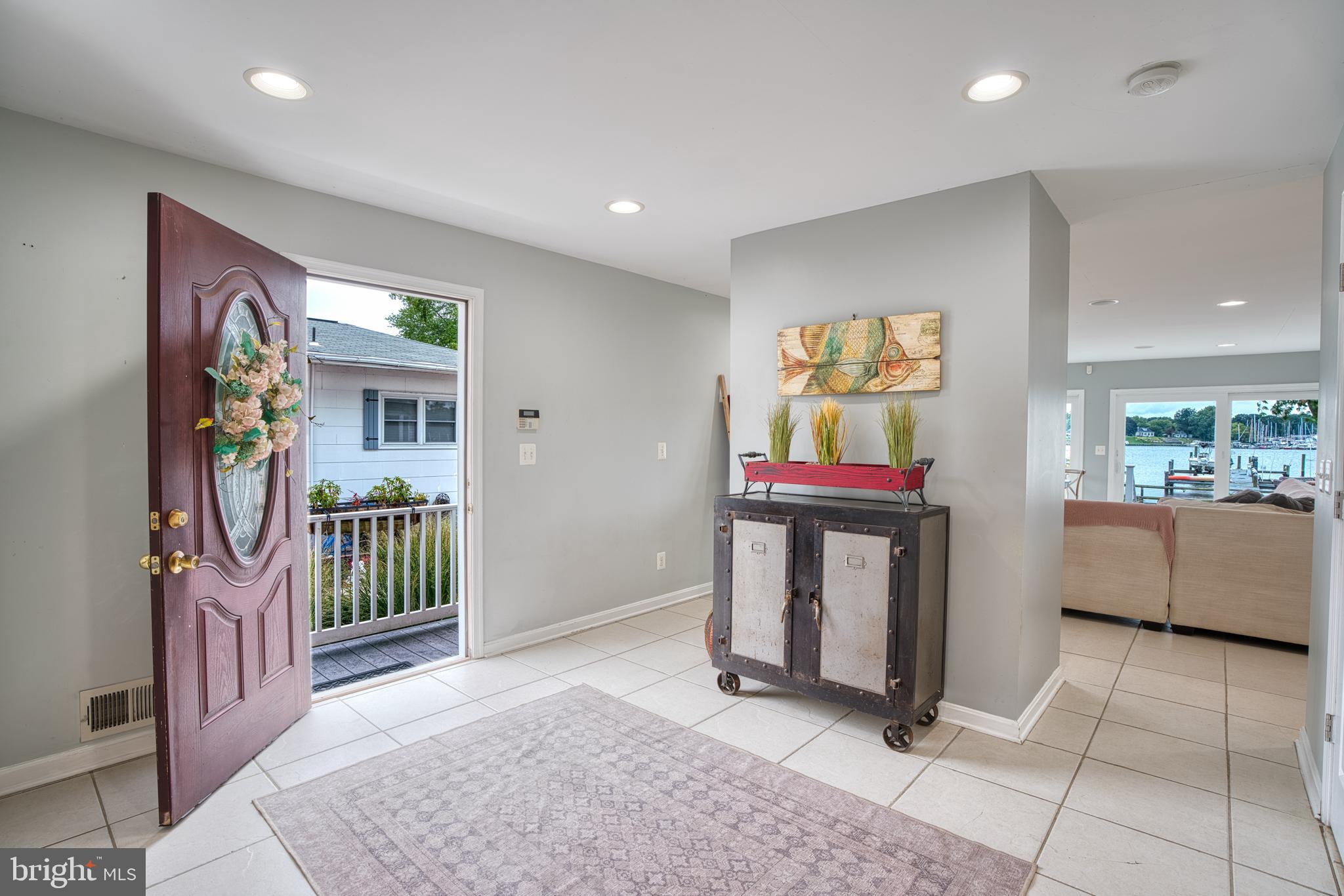 MIDDLE RIVER - Residential