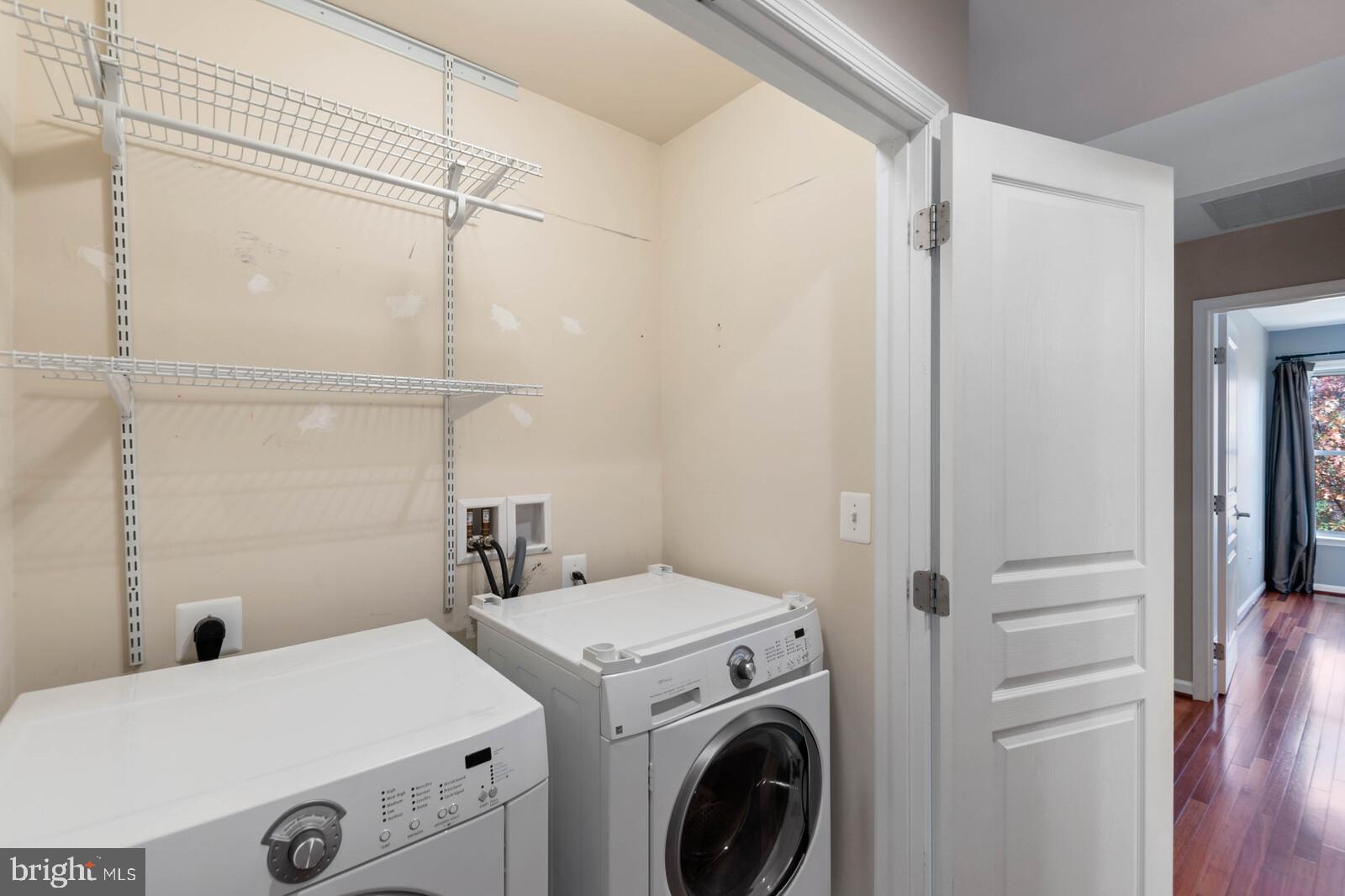 SHIRLINGTON CREST - Residential