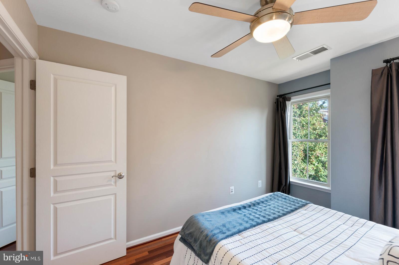 SHIRLINGTON CREST - Residential