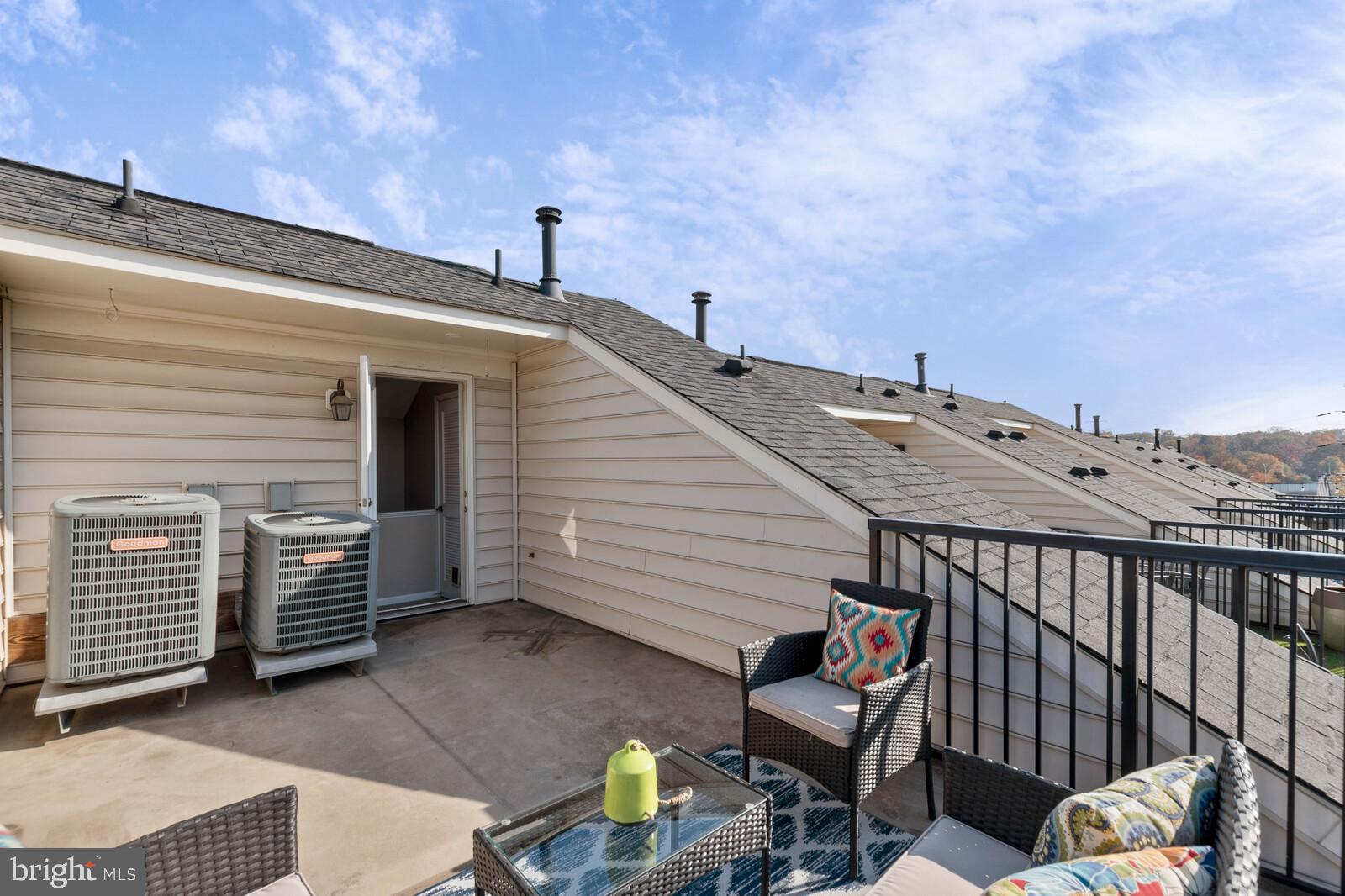 SHIRLINGTON CREST - Residential