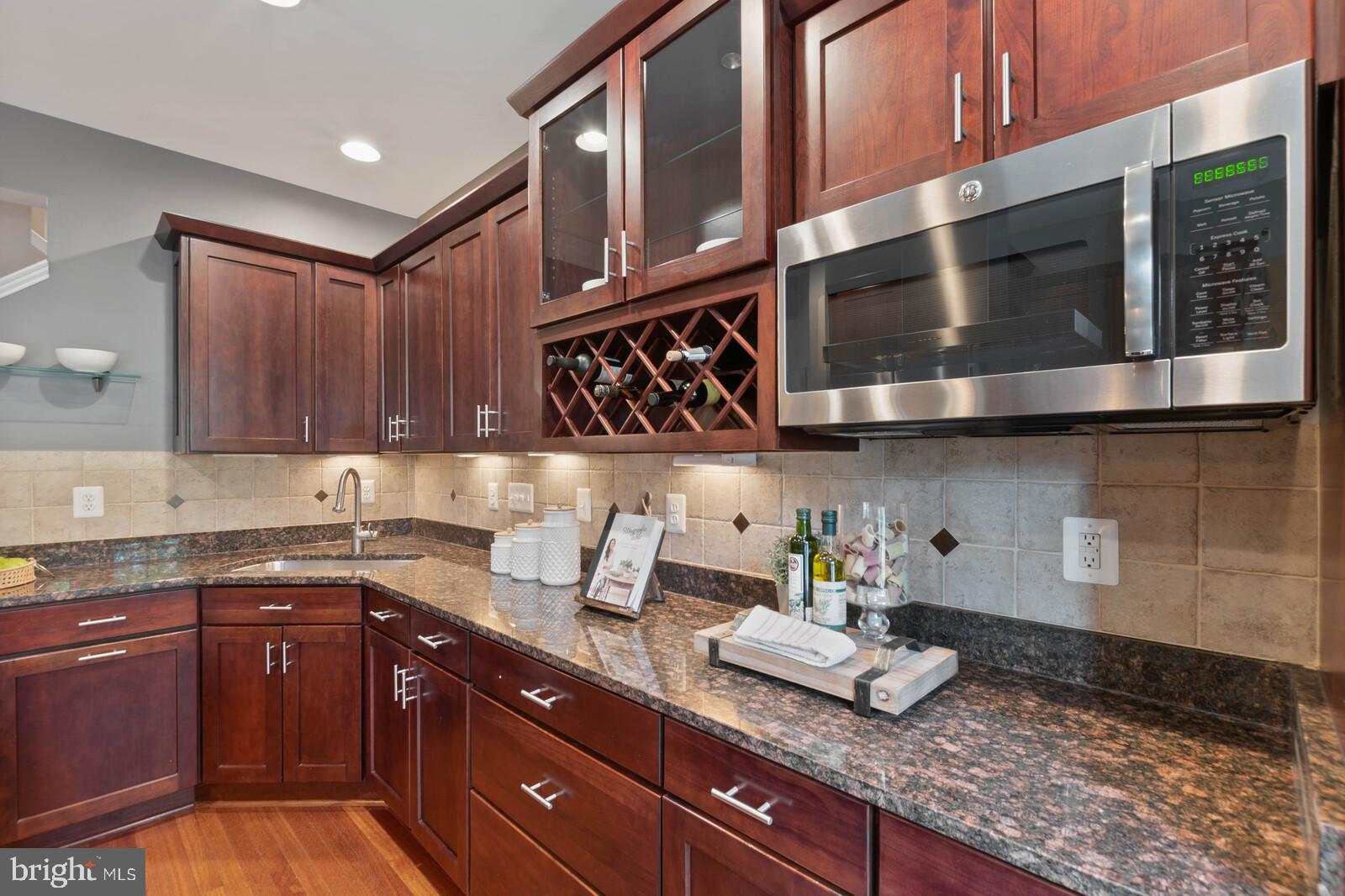 SHIRLINGTON CREST - Residential