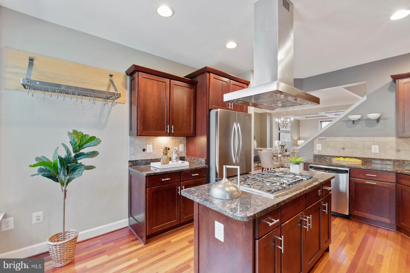 SHIRLINGTON CREST - Residential