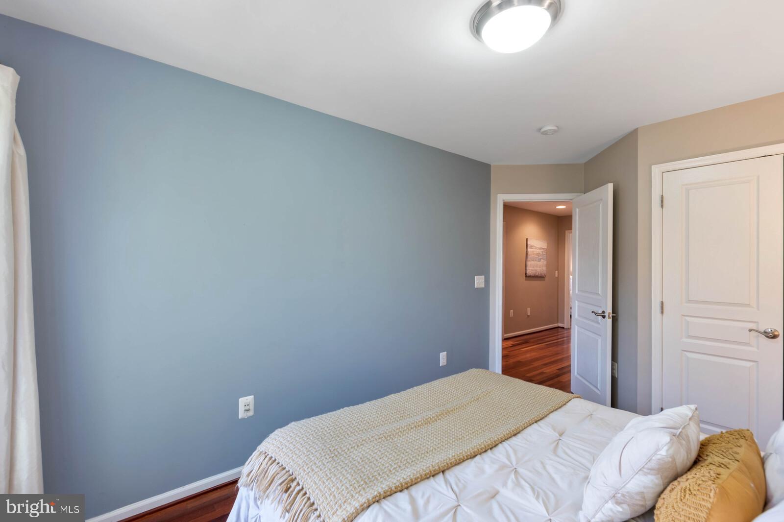 SHIRLINGTON CREST - Residential